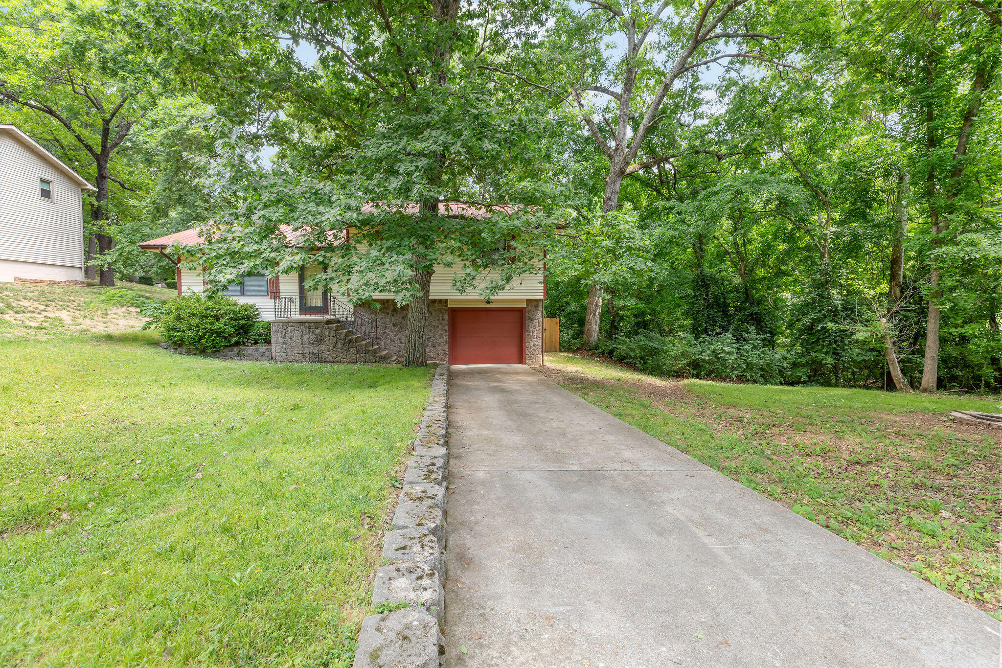 610 Pocahontas Street Property Photo 2