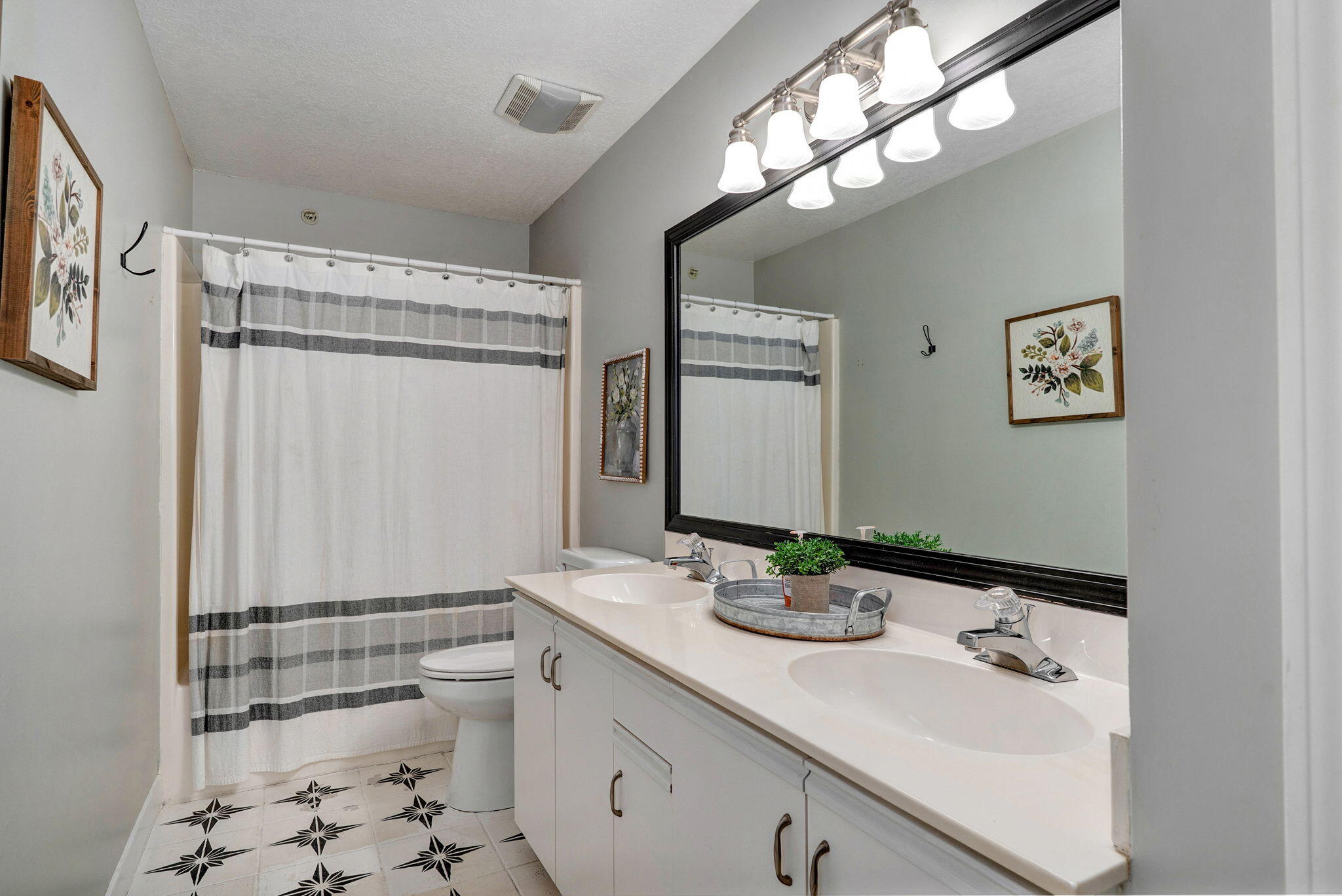 595 Timbercreek Road J-101 Property Photo 10