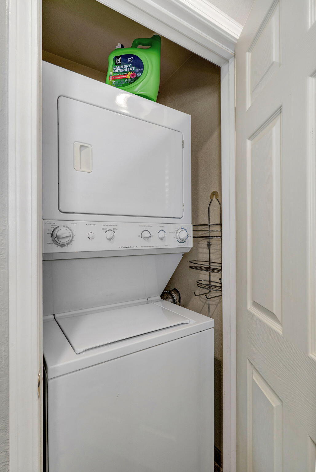 595 Timbercreek Road J-101 Property Photo 11
