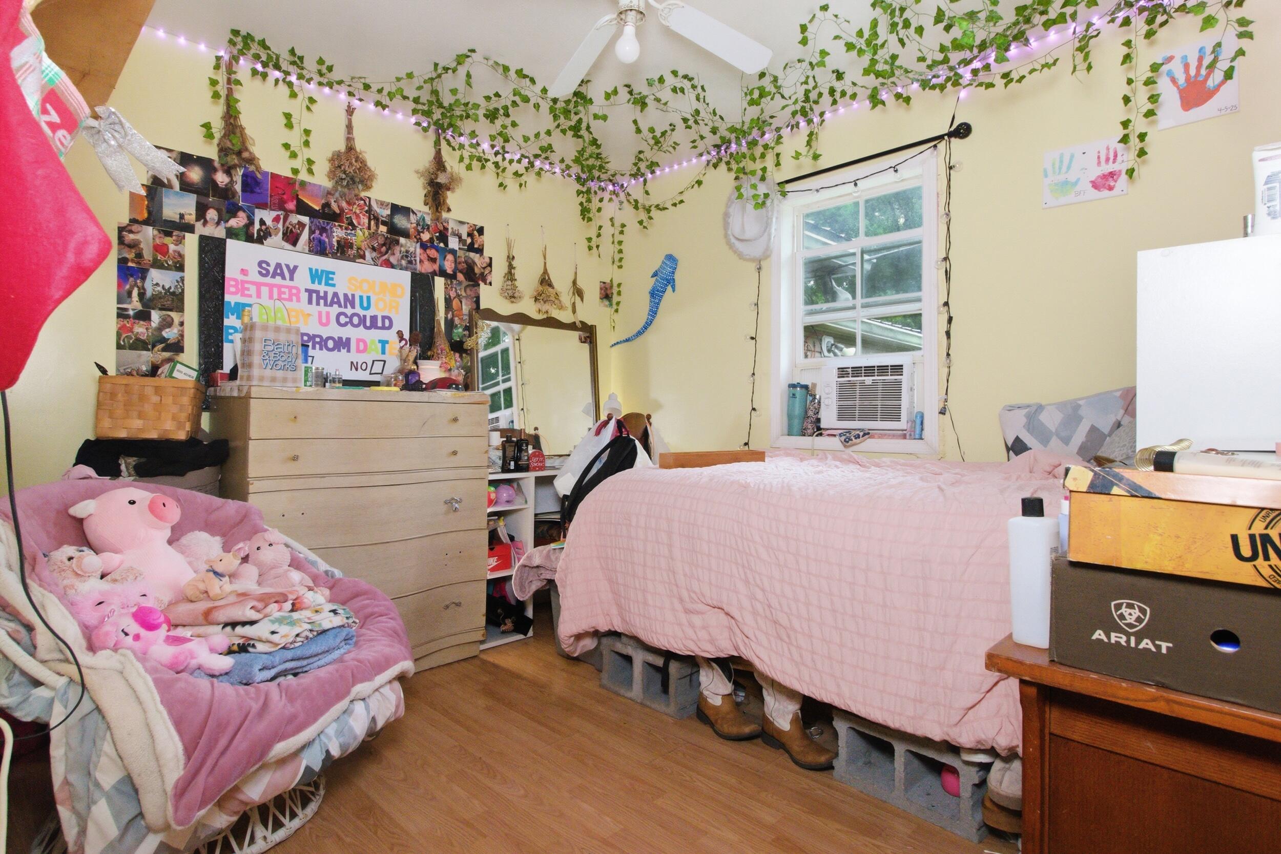 738 Dooley Street Property Photo 14