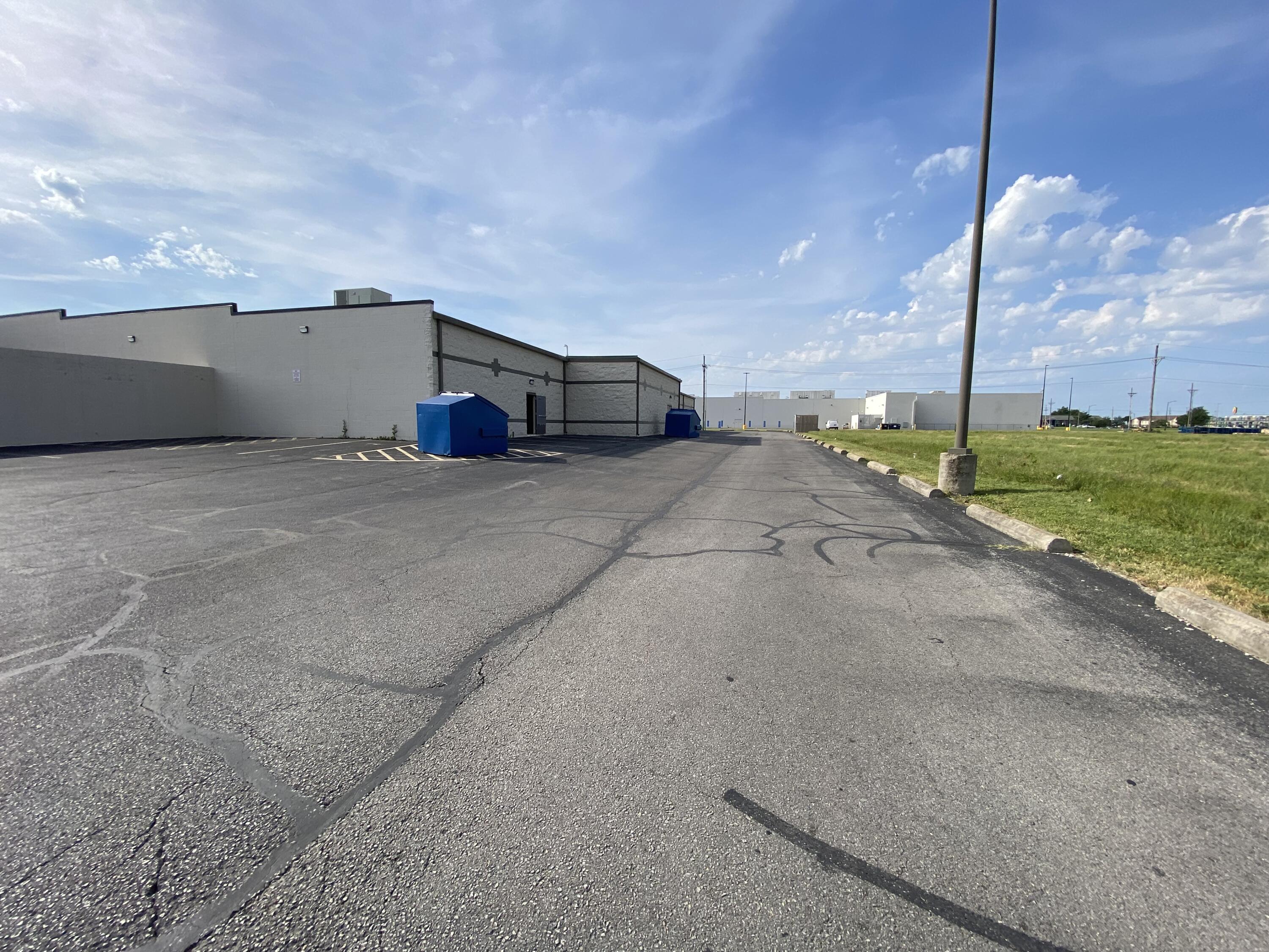122 West George E Phelps Boulevard Property Photo 18