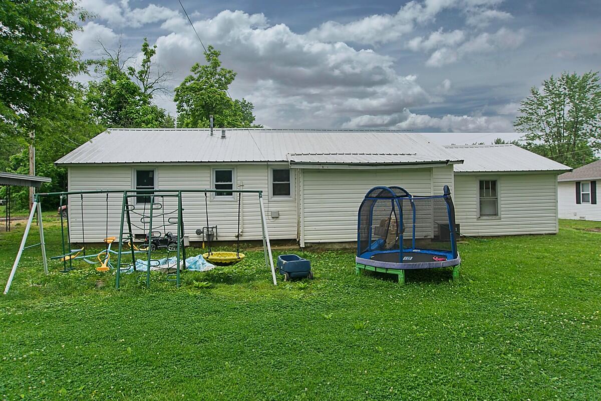733 West North Street Property Photo 3