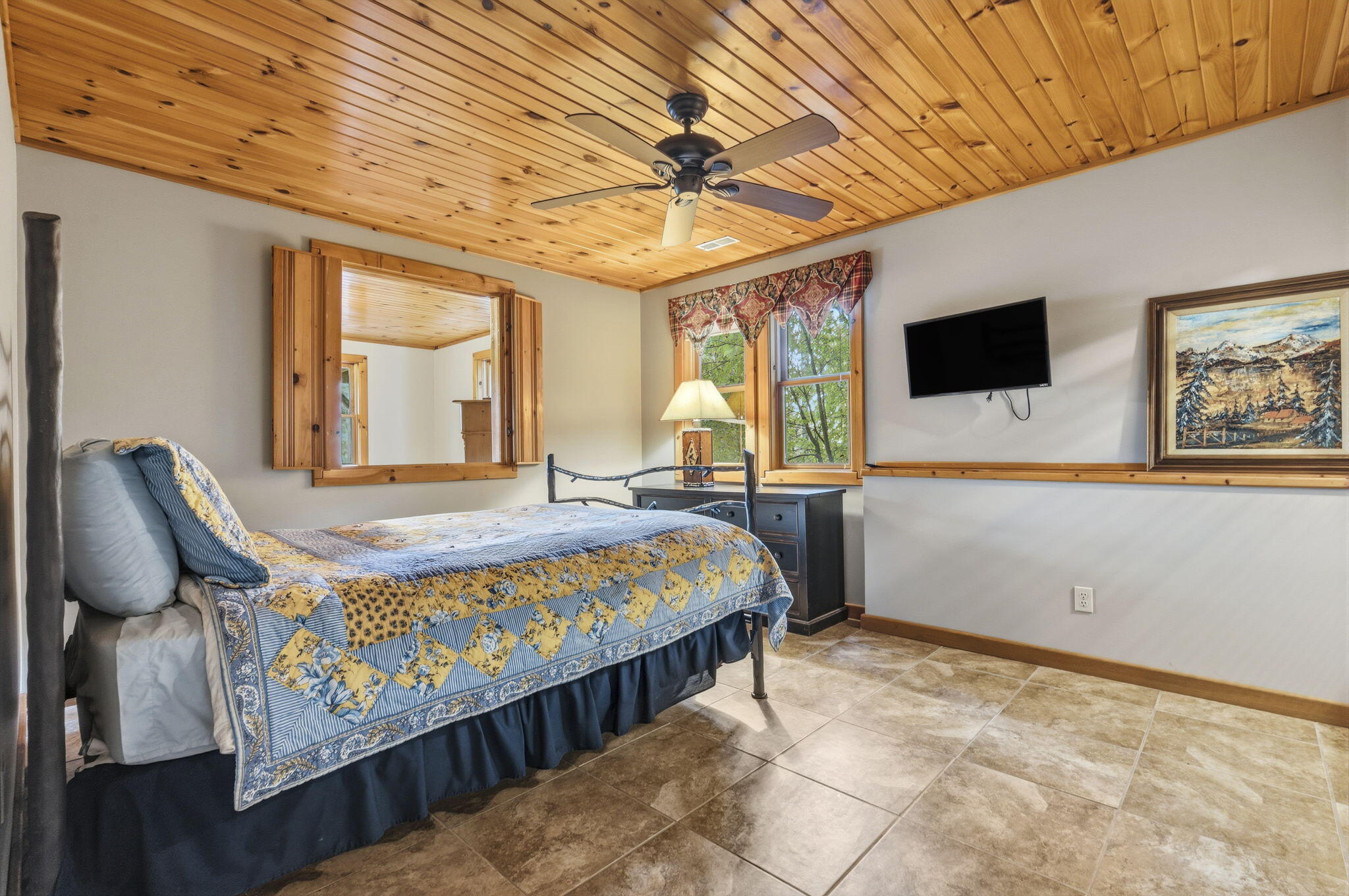 236 Crooked Lane Property Photo 33