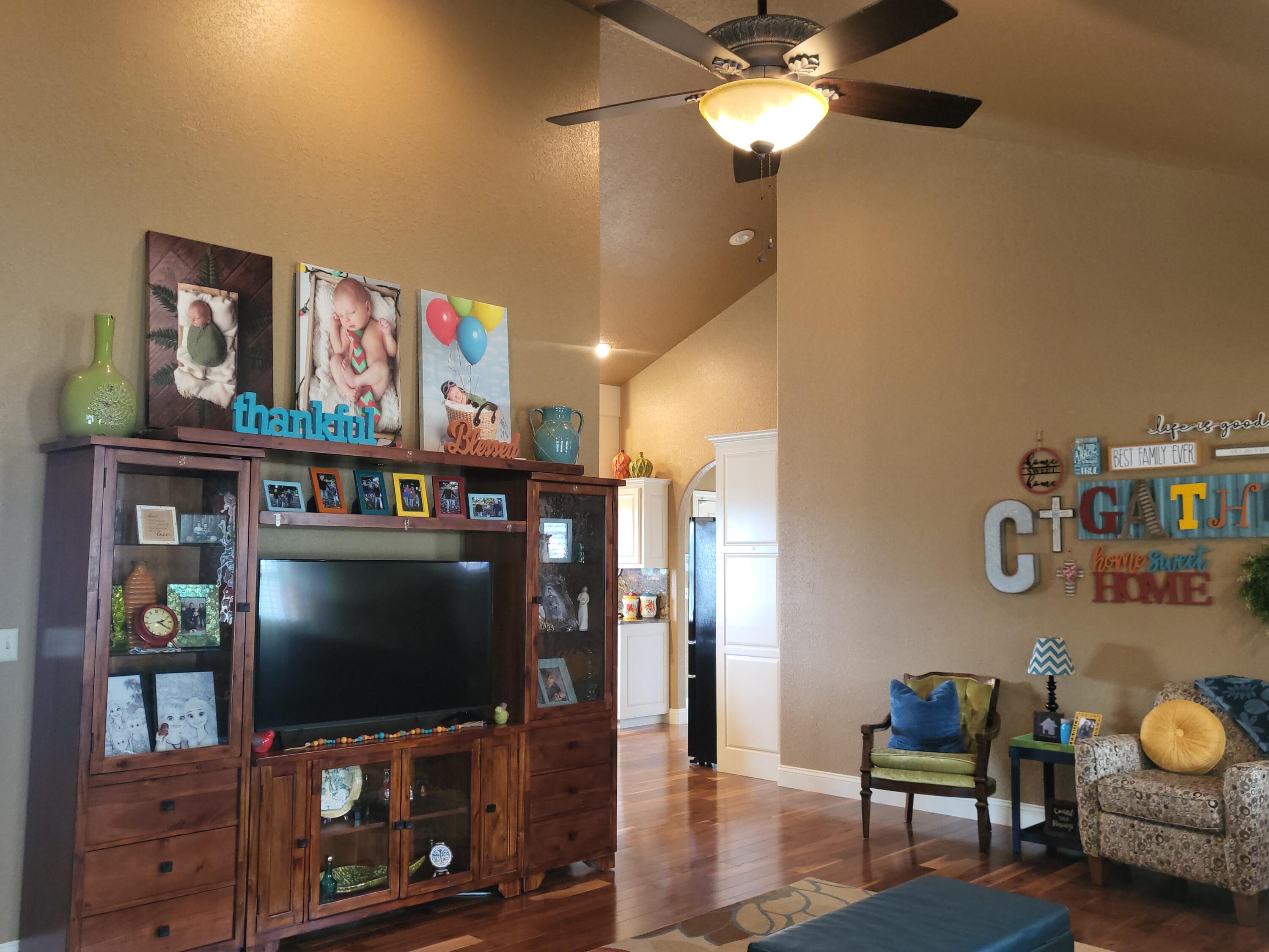 408 Honeysuckle Lane Property Photo 10