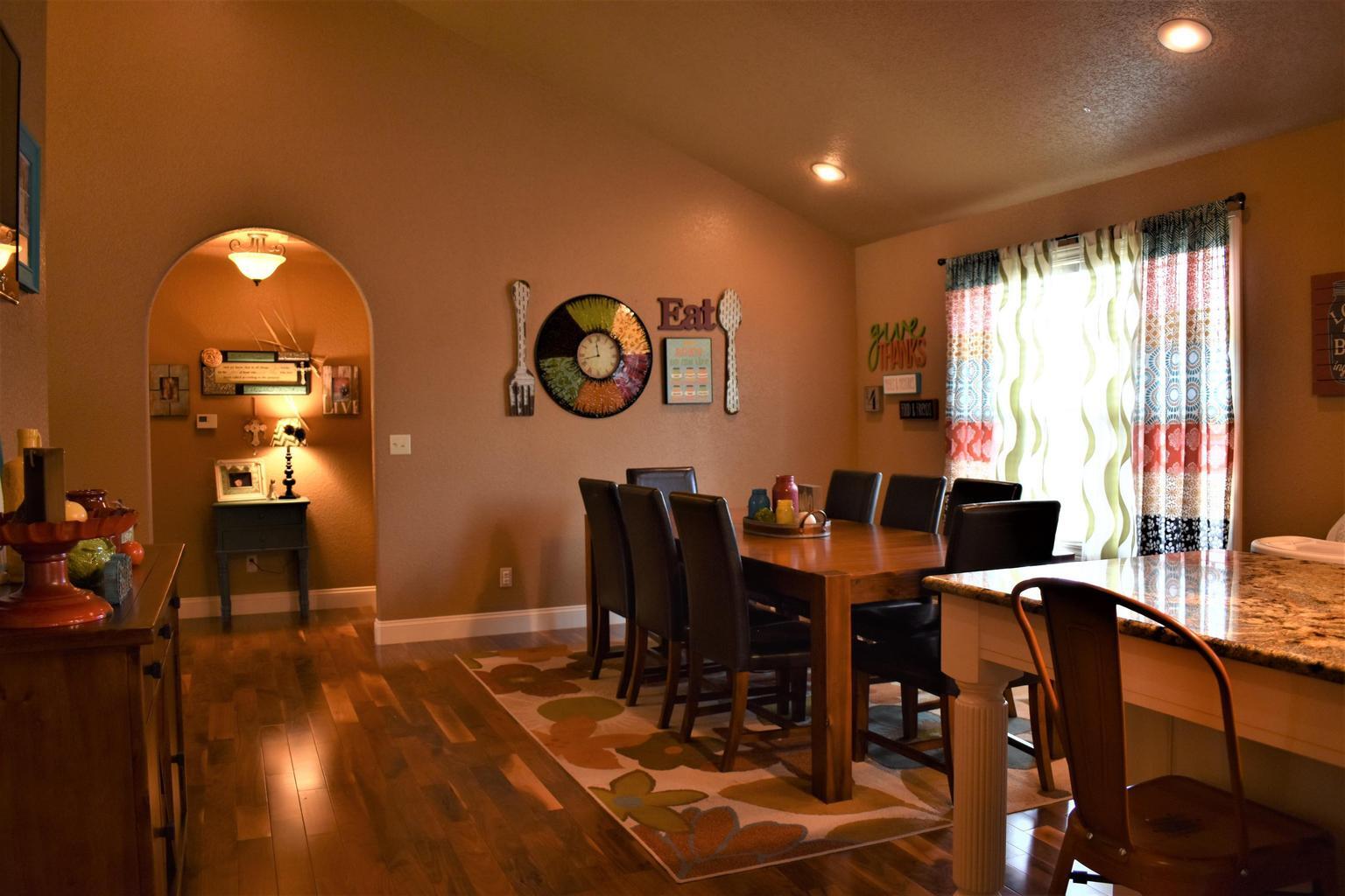 408 Honeysuckle Lane Property Photo 12