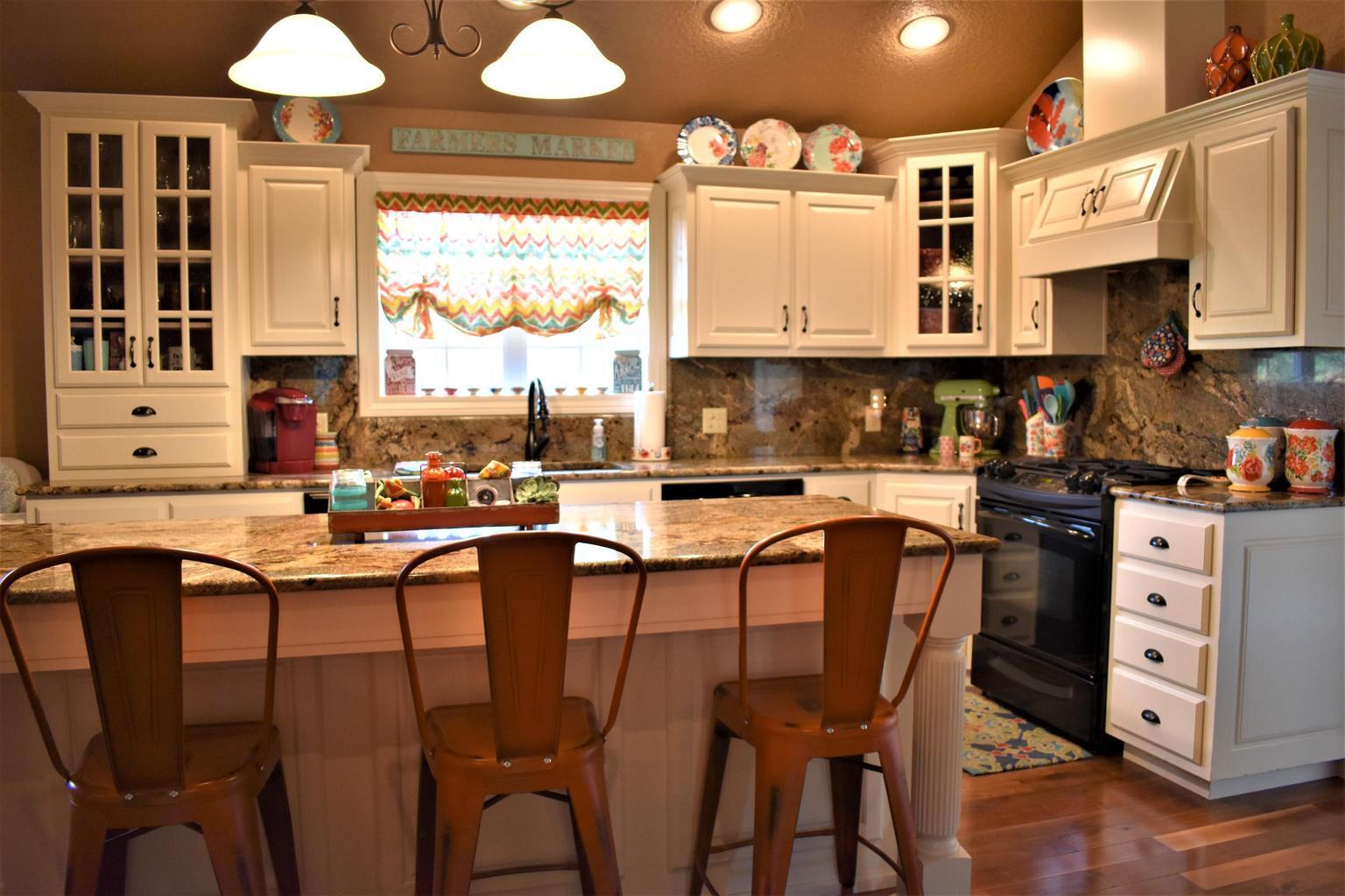 408 Honeysuckle Lane Property Photo 18