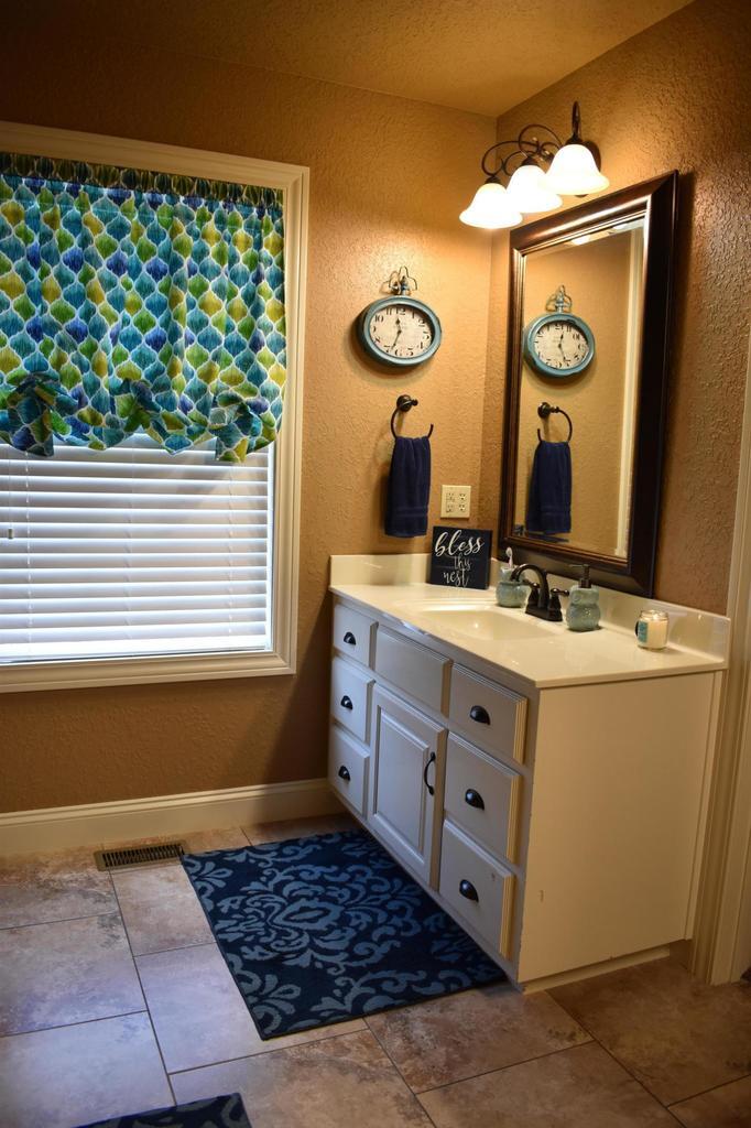408 Honeysuckle Lane Property Photo 25