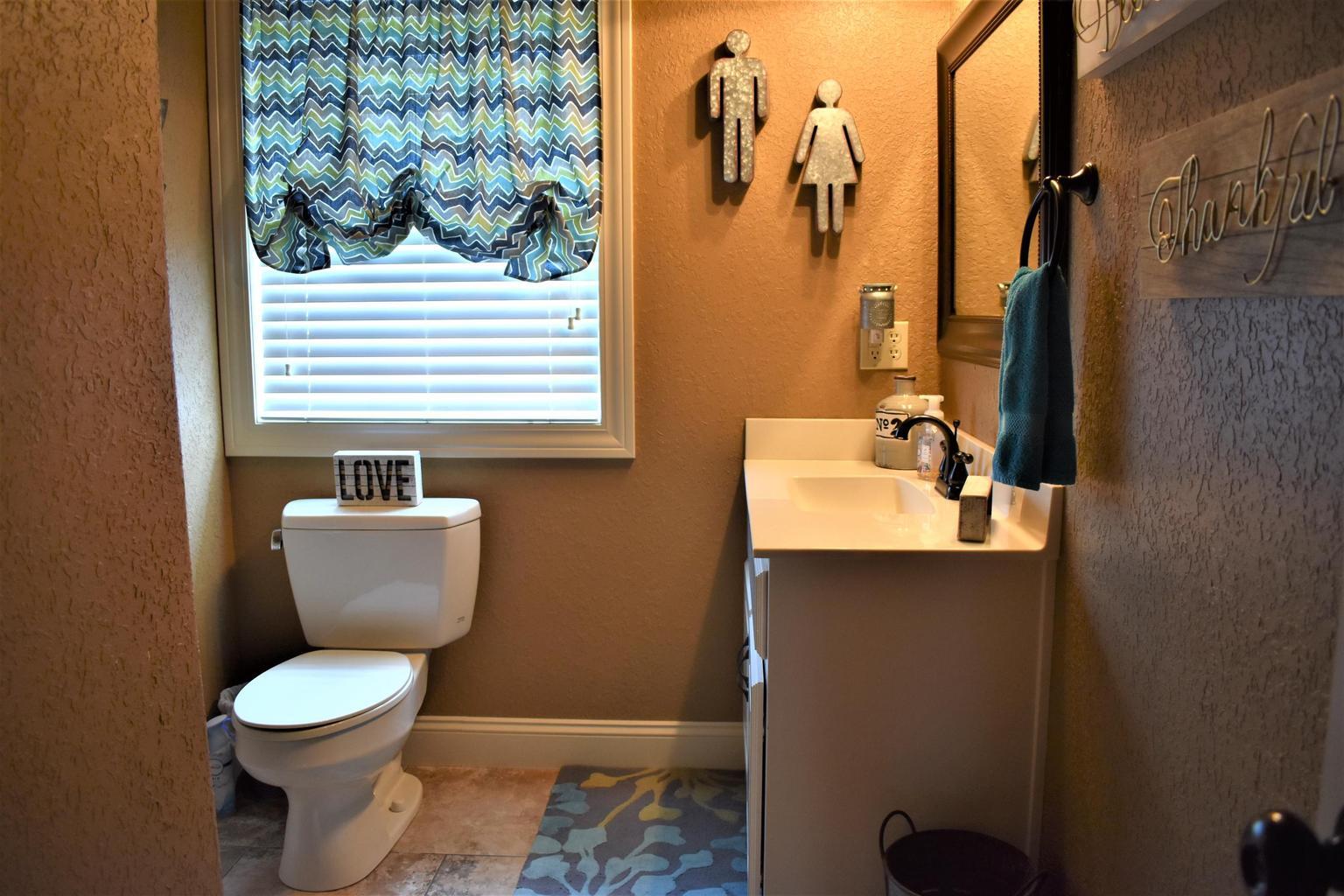 408 Honeysuckle Lane Property Photo 32