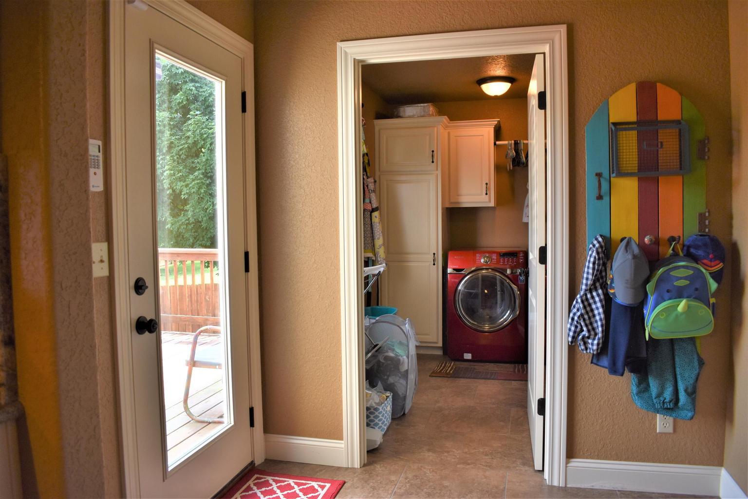 408 Honeysuckle Lane Property Photo 35