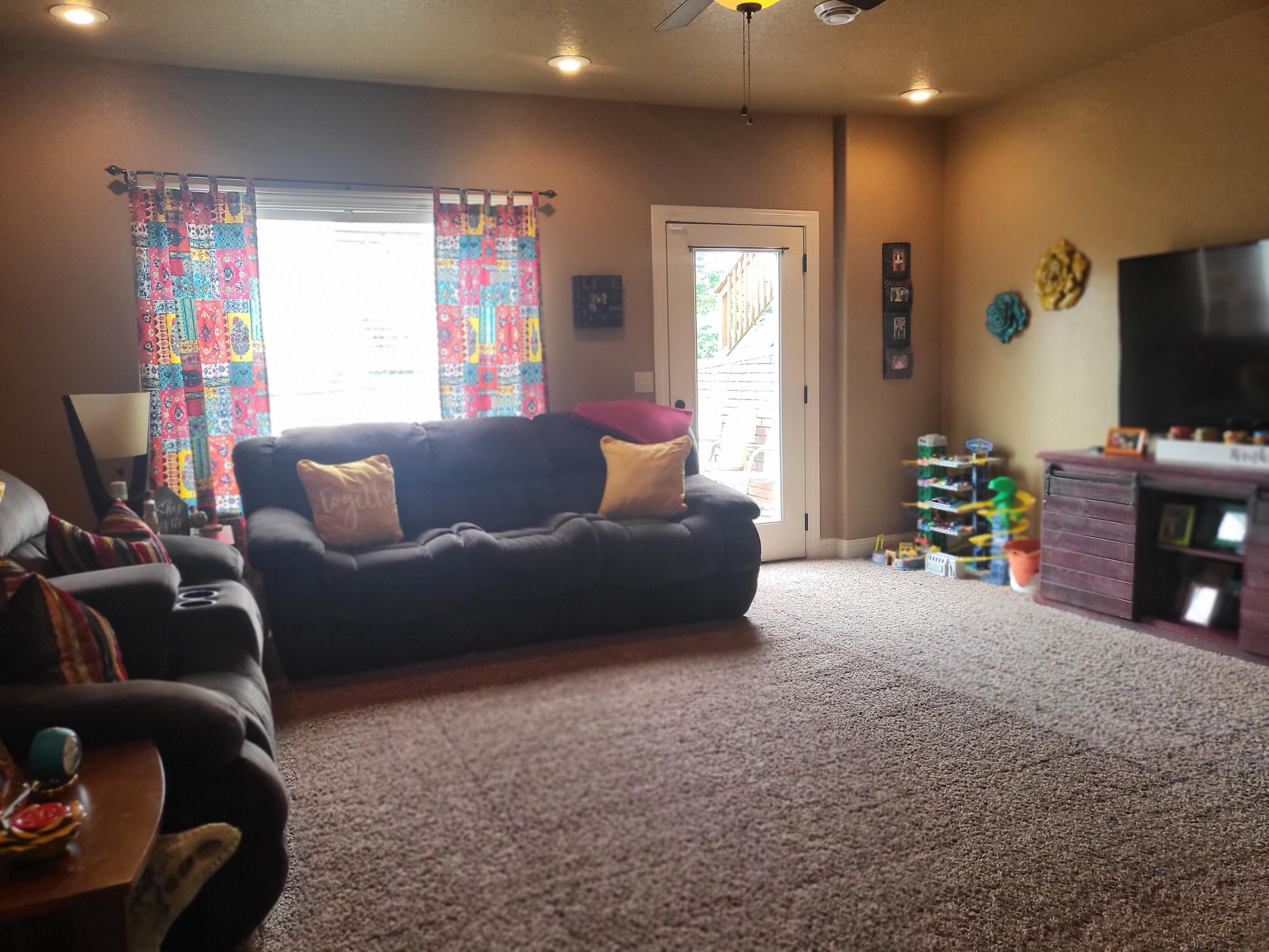 408 Honeysuckle Lane Property Photo 38
