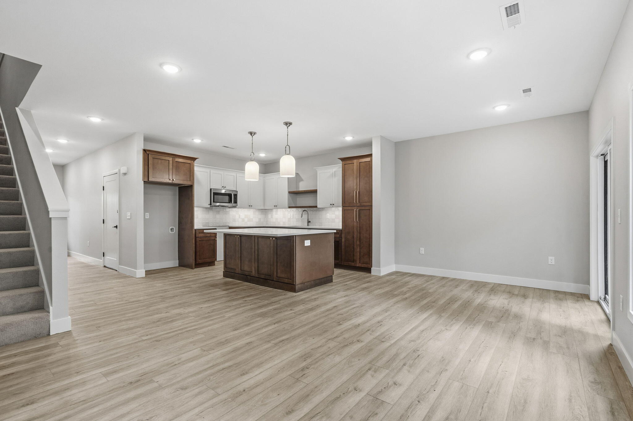 2175 West Parkview Avenue Property Photo 14