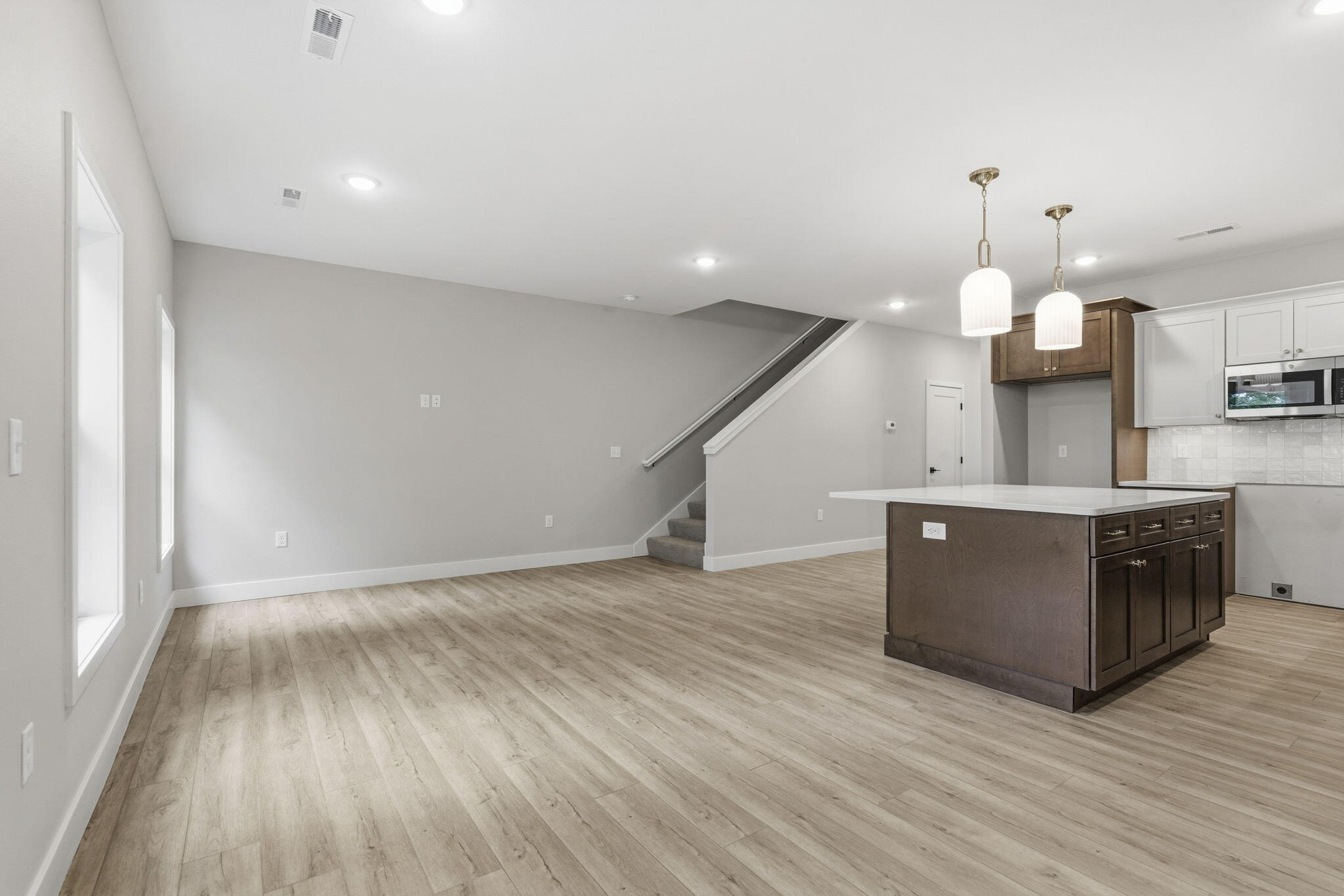 2175 West Parkview Avenue Property Photo 15