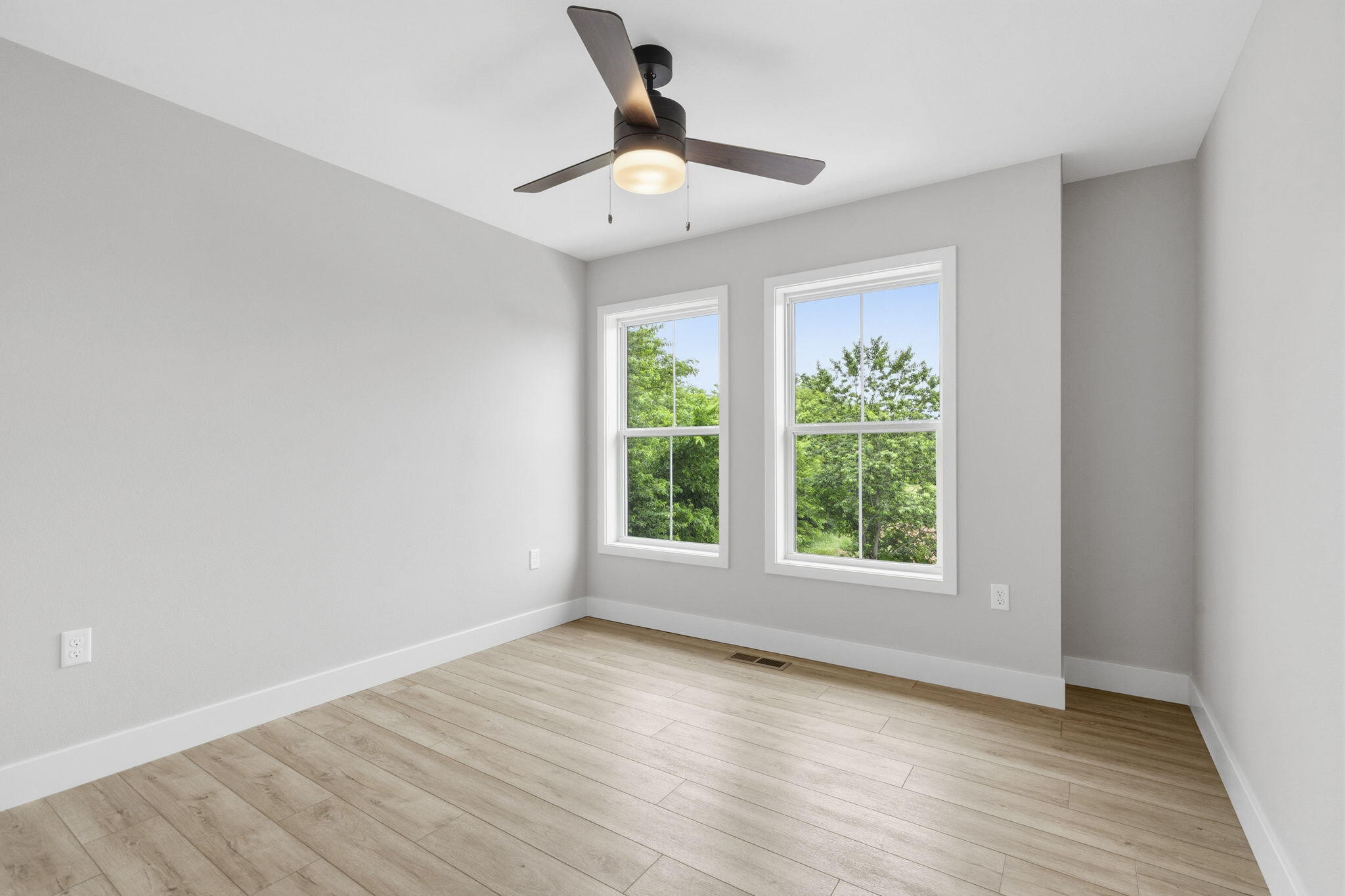 2175 West Parkview Avenue Property Photo 19
