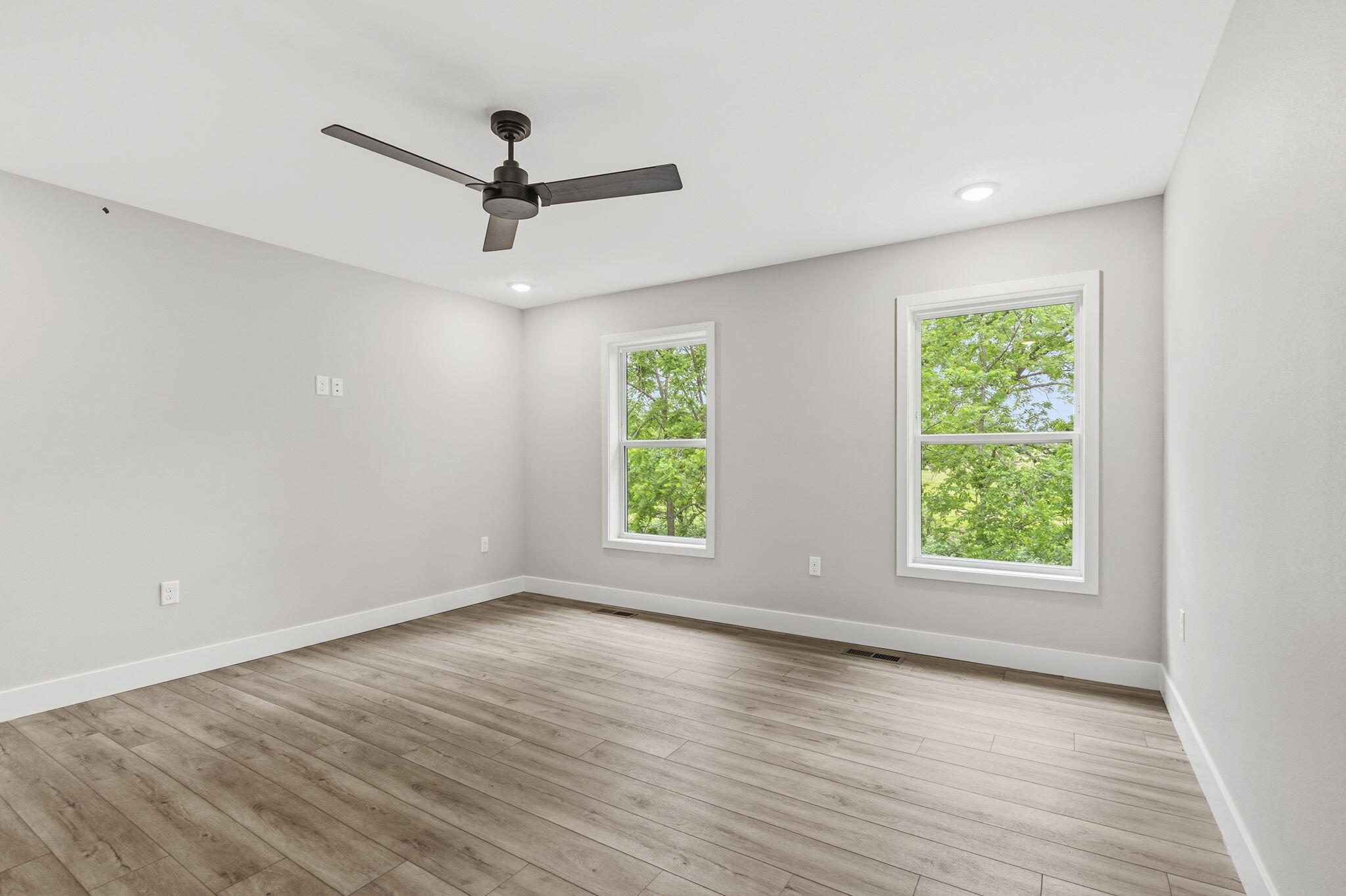 2175 West Parkview Avenue Property Photo 23