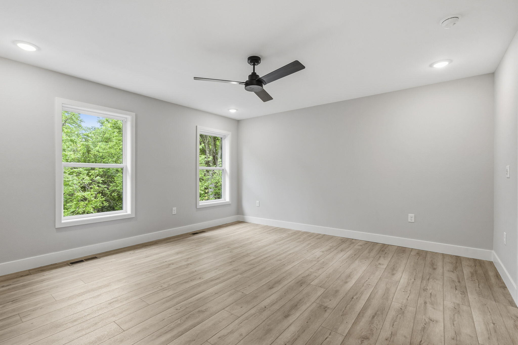 2175 West Parkview Avenue Property Photo 25