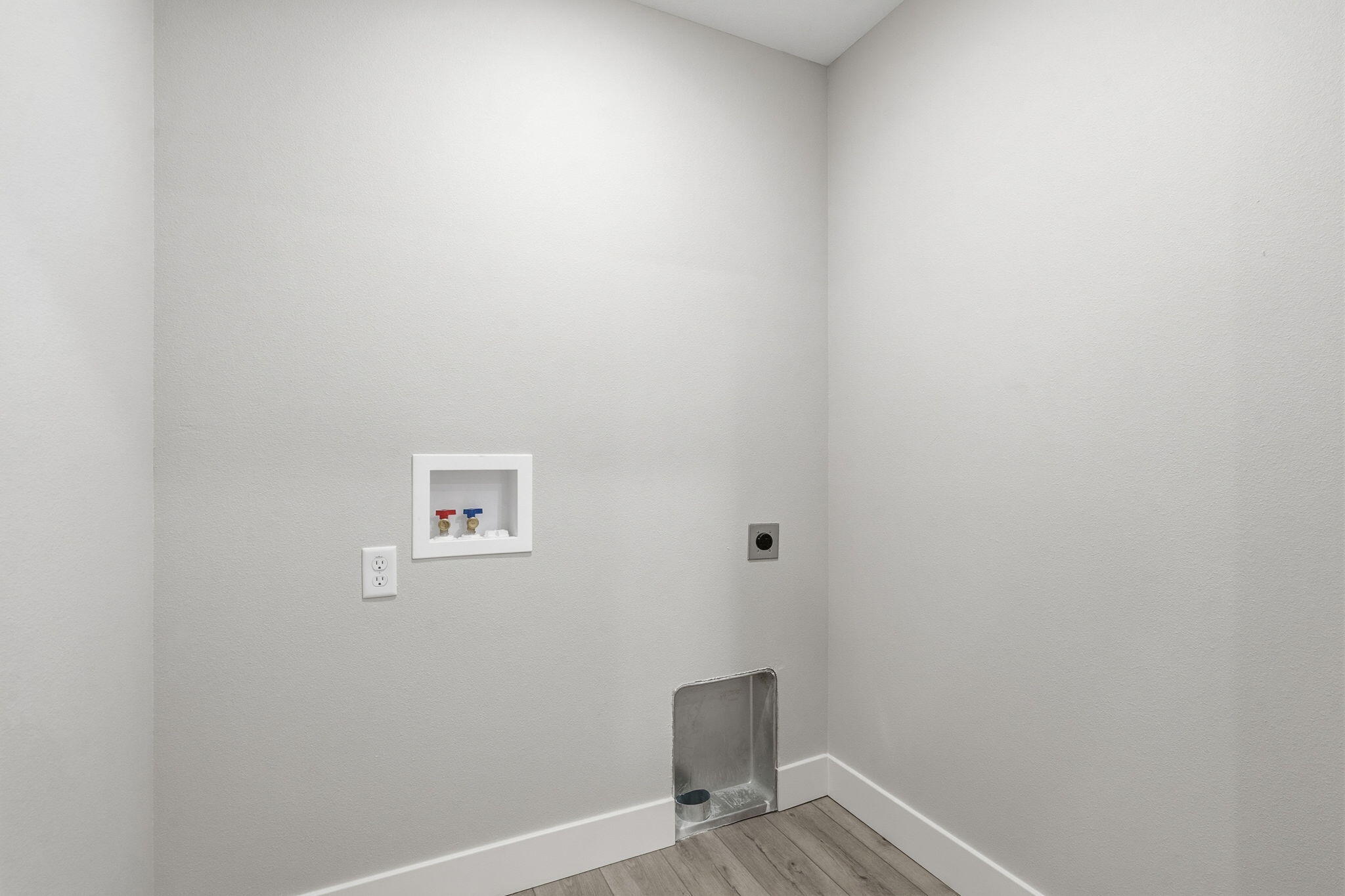 2175 West Parkview Avenue Property Photo 29