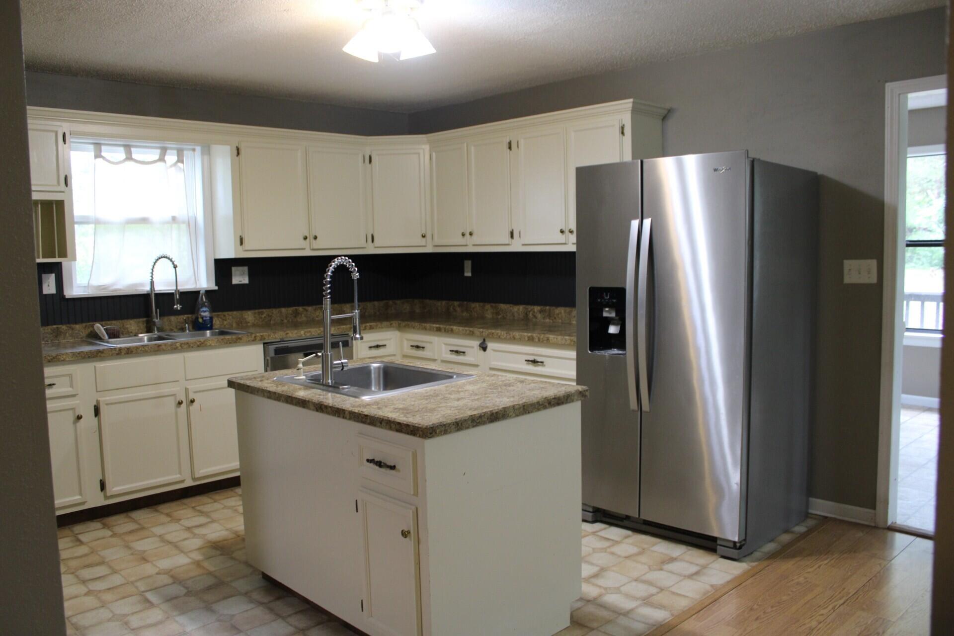 10058 County Road 8590 Property Photo 12