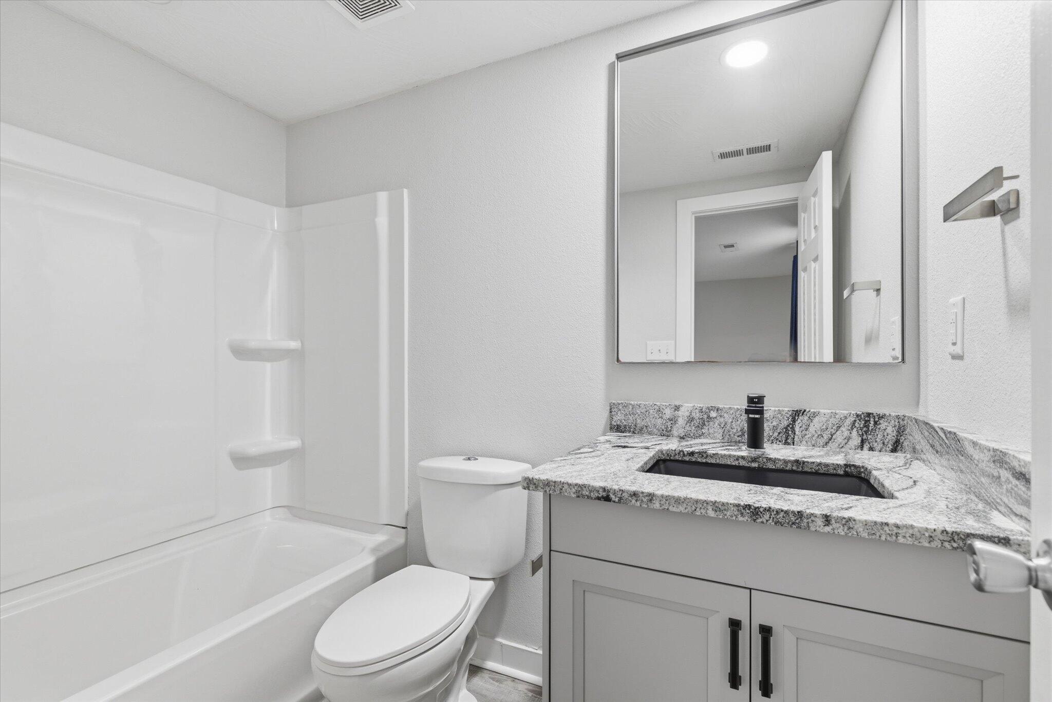 2661 East Division Street Property Photo 11