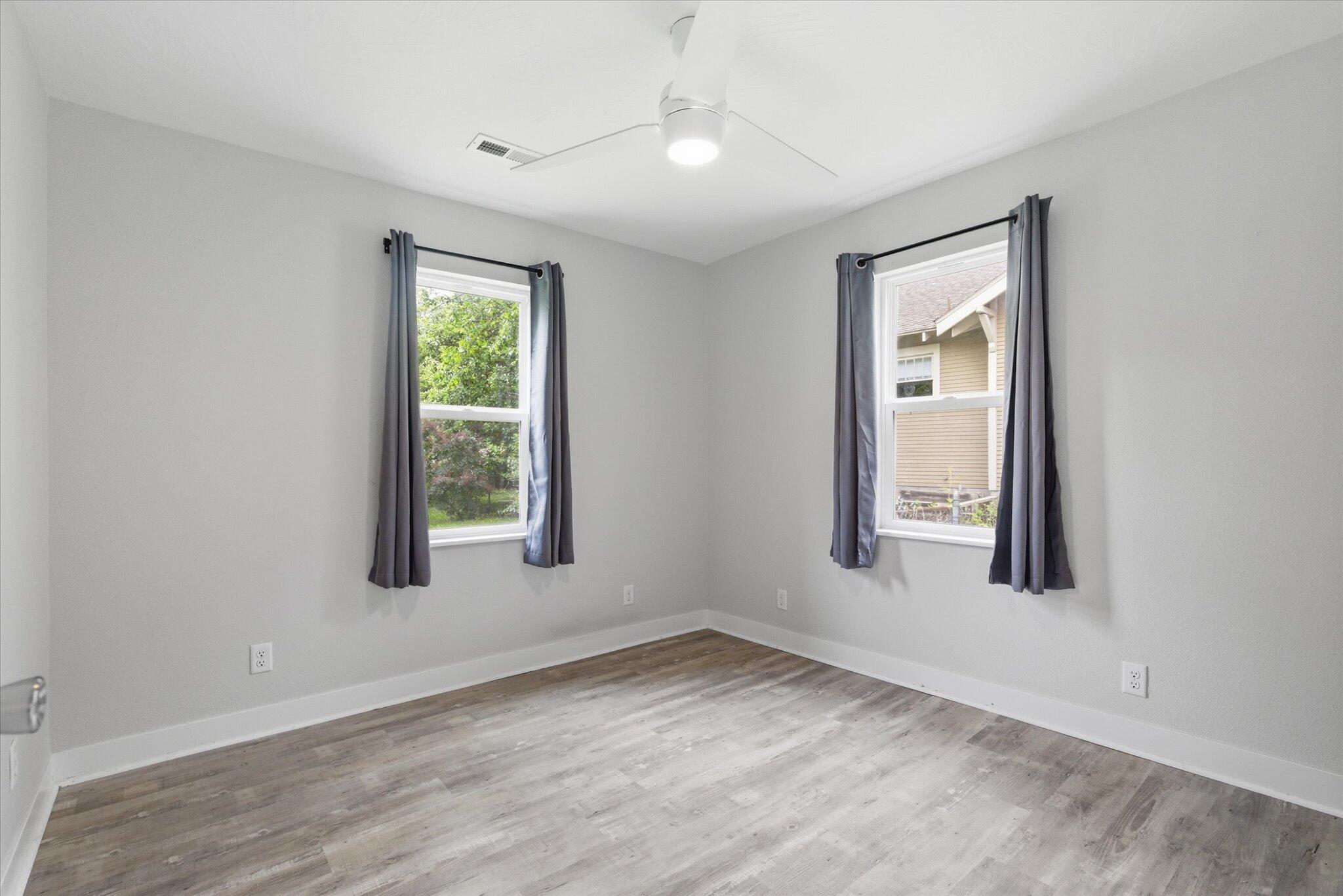 2661 East Division Street Property Photo 12