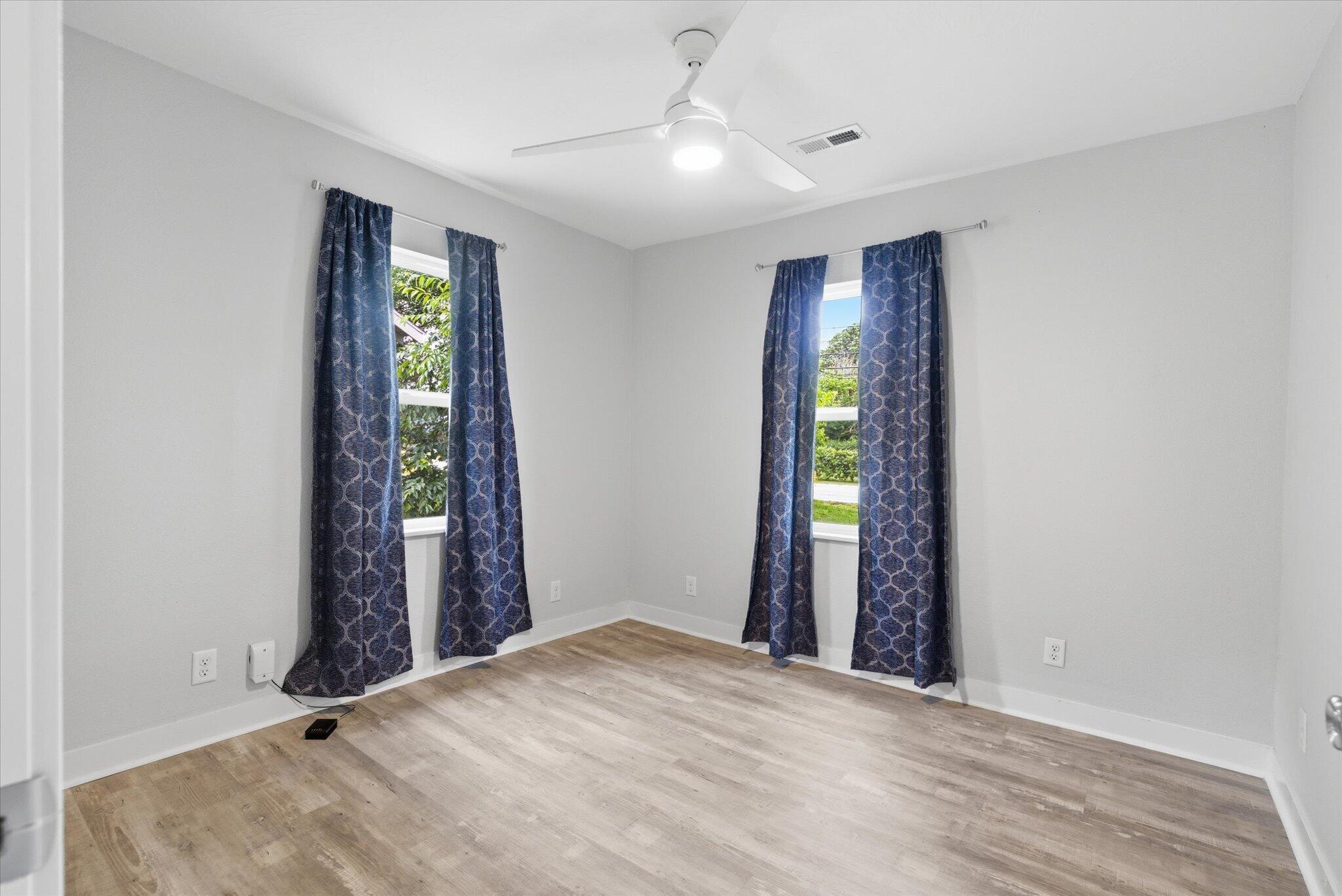 2661 East Division Street Property Photo 13
