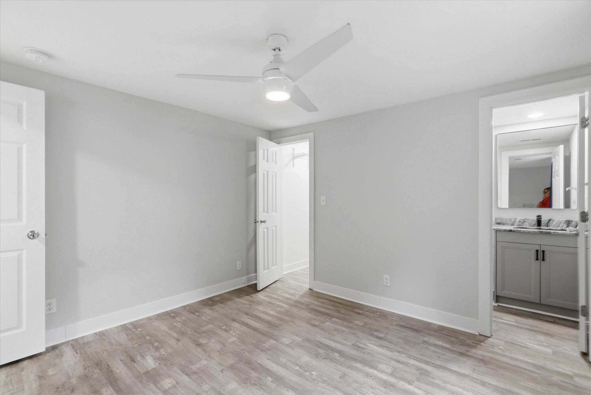 2661 East Division Street Property Photo 16