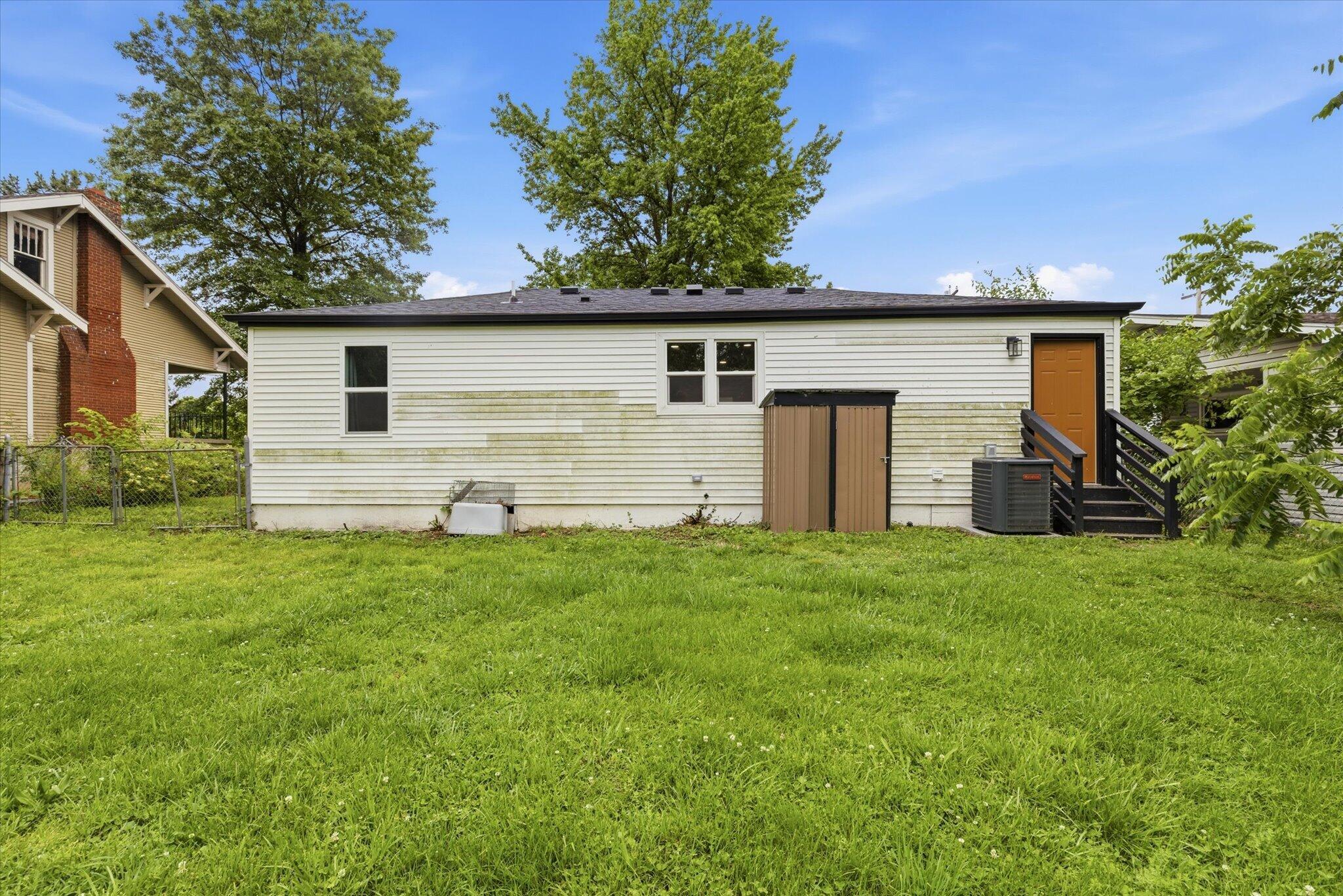 2661 East Division Street Property Photo 19