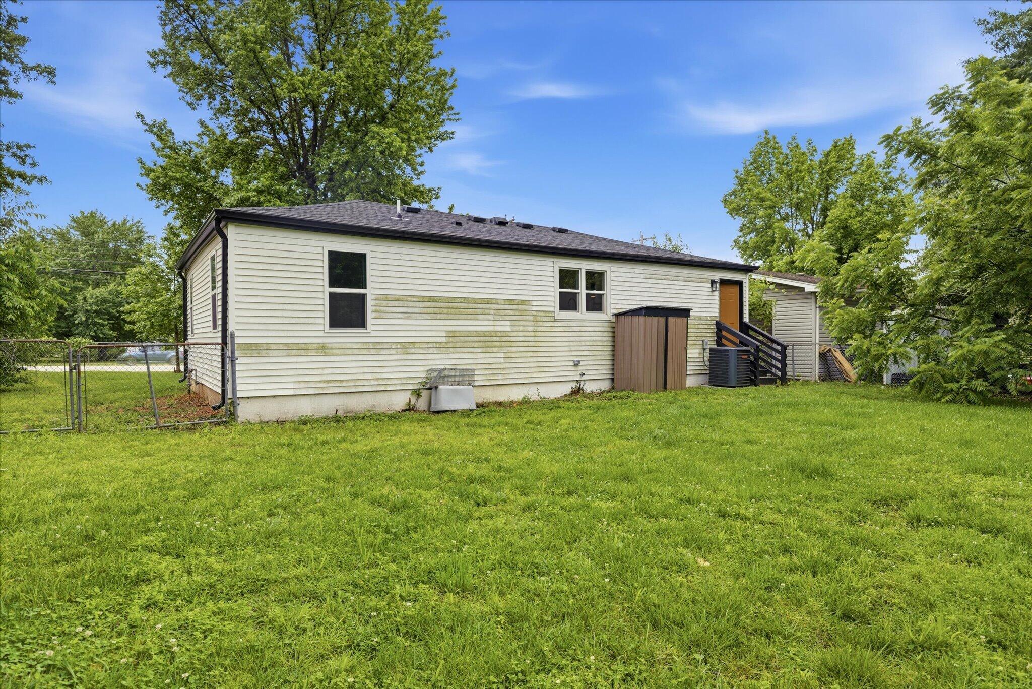 2661 East Division Street Property Photo 21