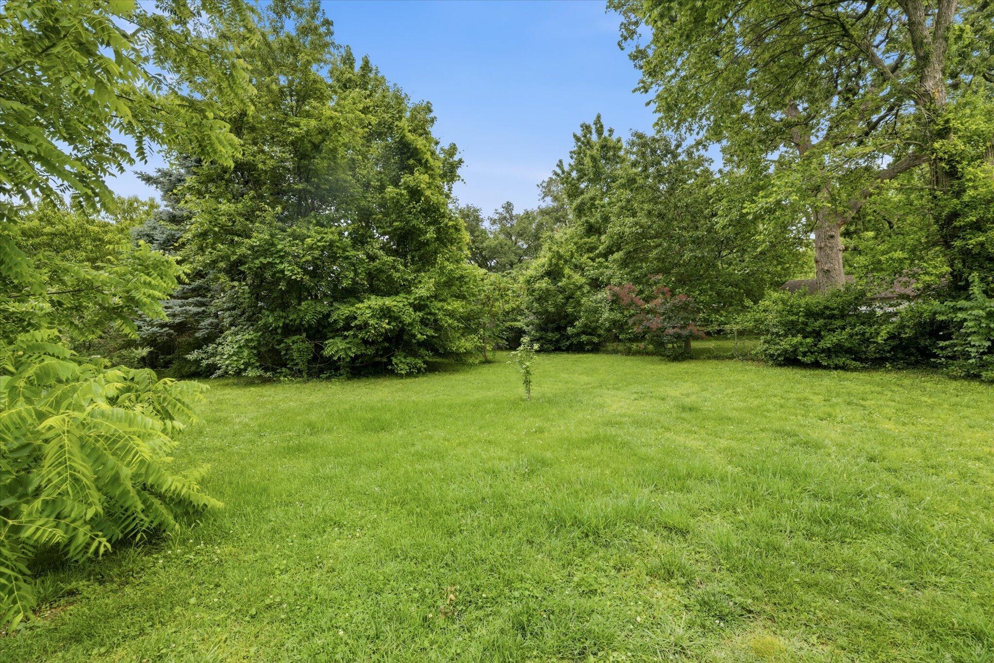 2661 East Division Street Property Photo 22
