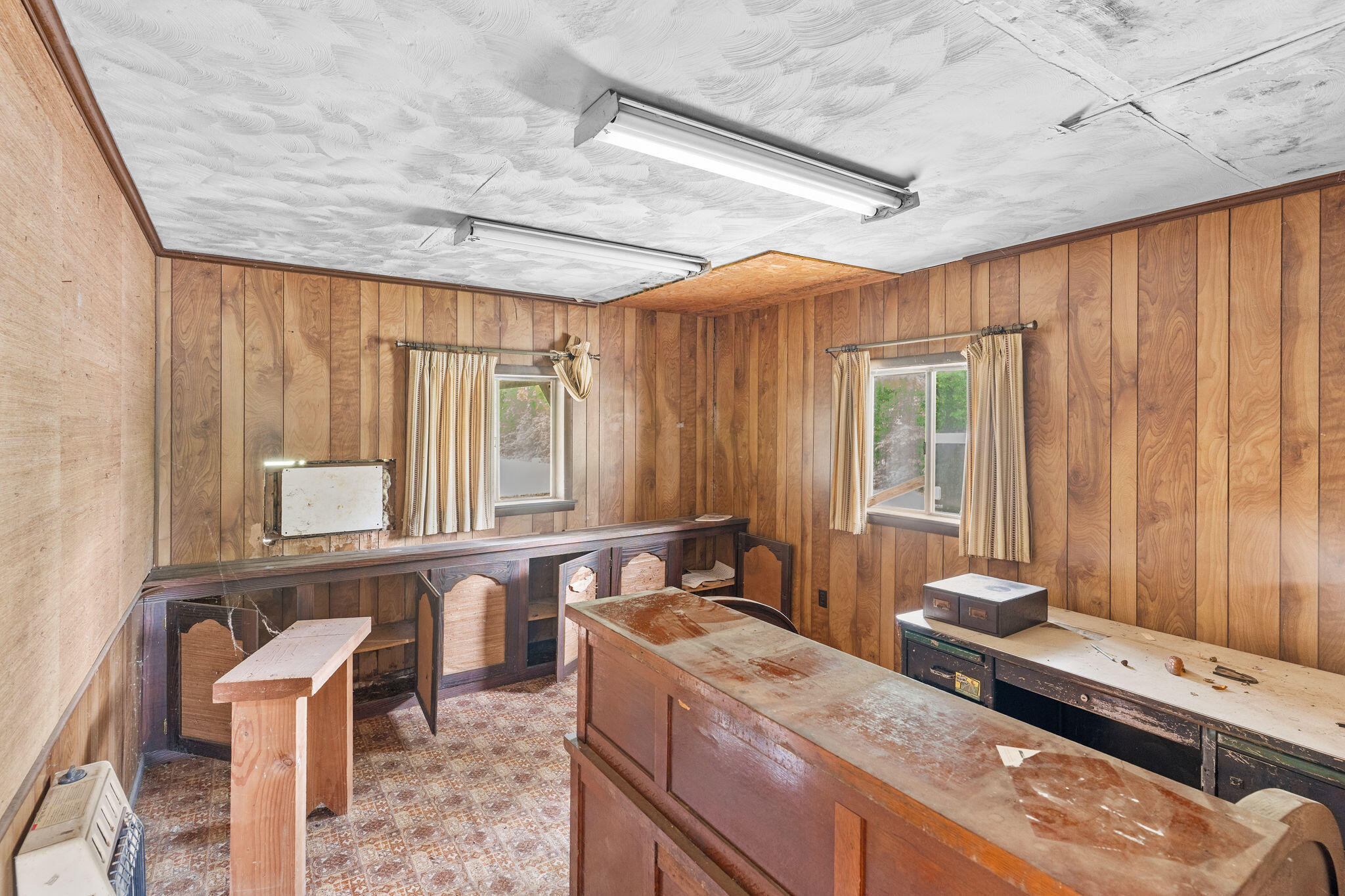 21643 Lawrence 1040 Property Photo 13