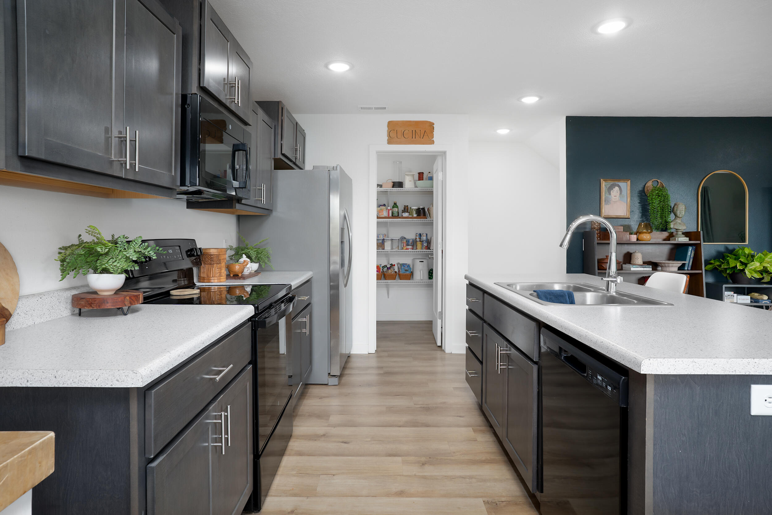 301 Great Plains Street Property Photo 14