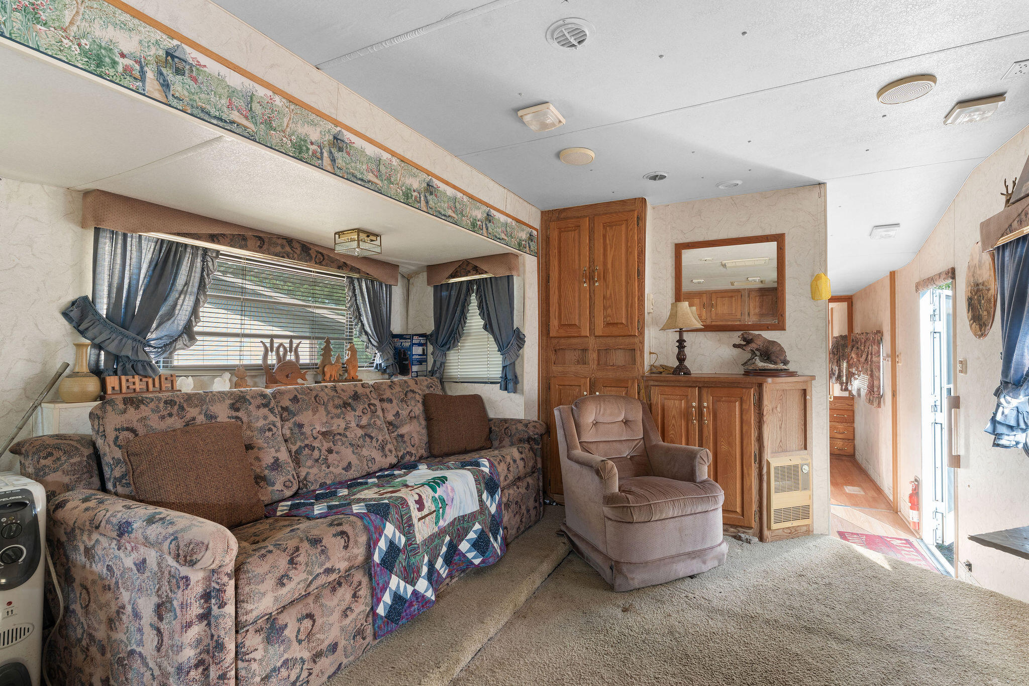 526 Jellystone Avenue Property Photo 8