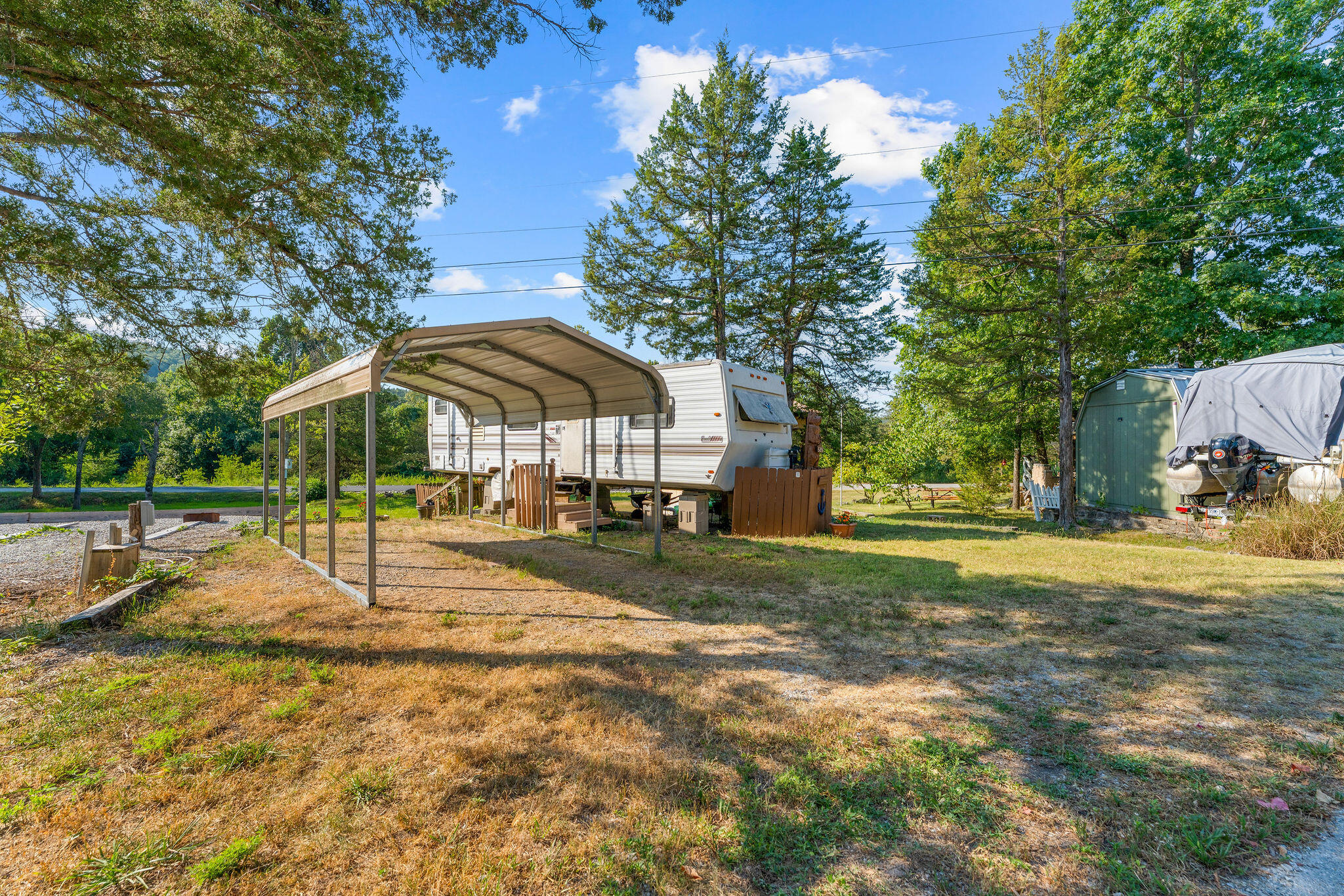 526 Jellystone Avenue Property Photo 12