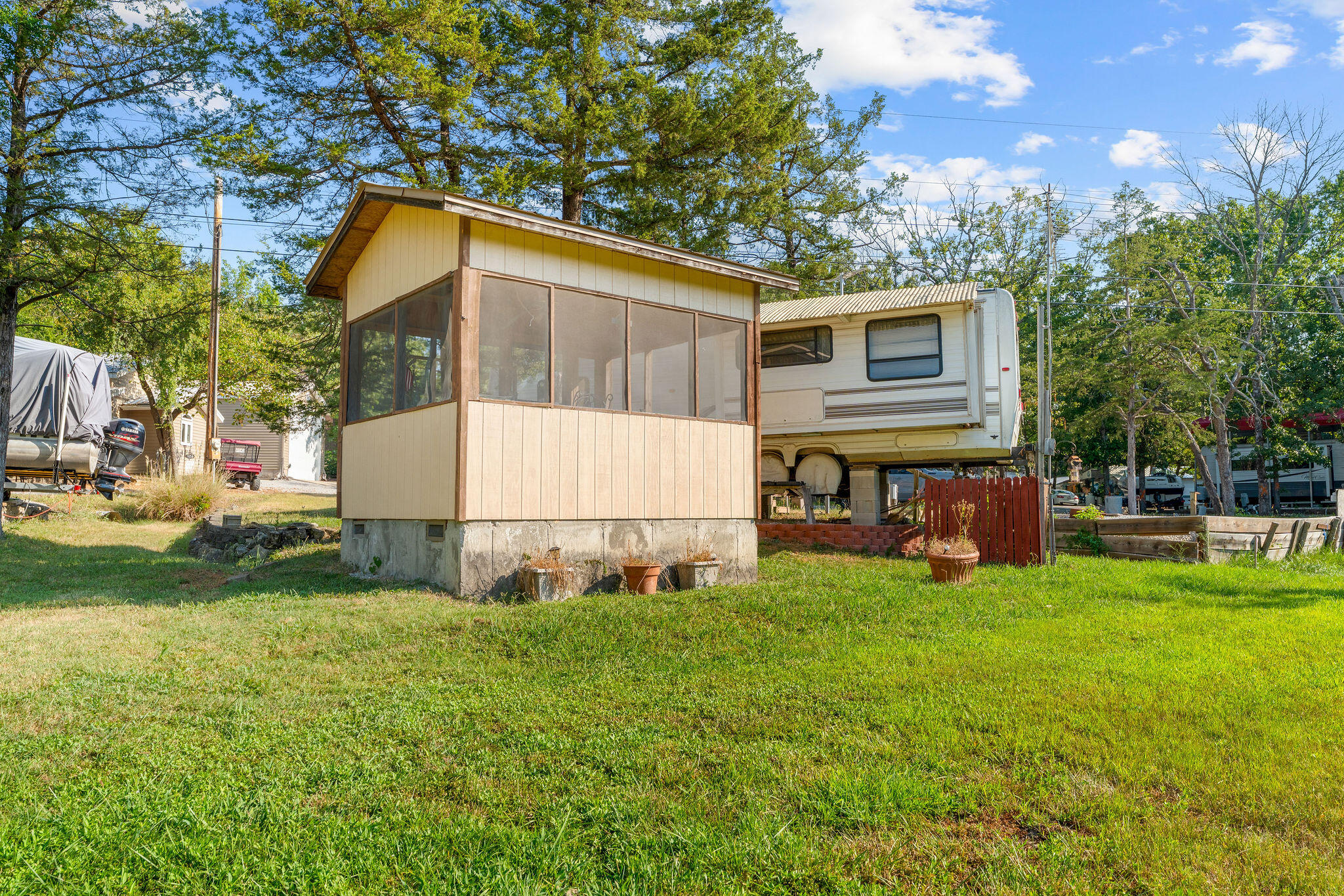 526 Jellystone Avenue Property Photo 13