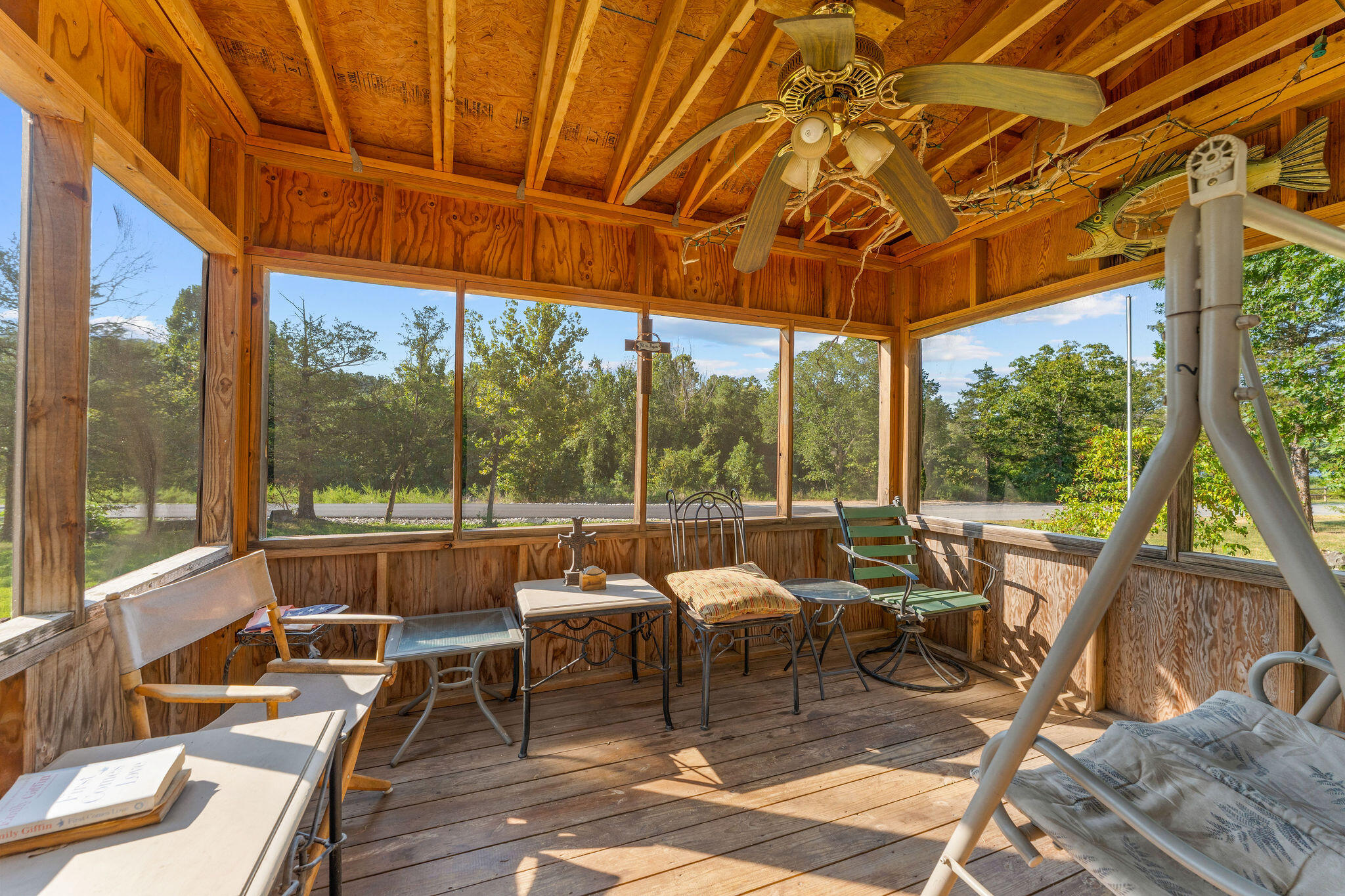 526 Jellystone Avenue Property Photo 15