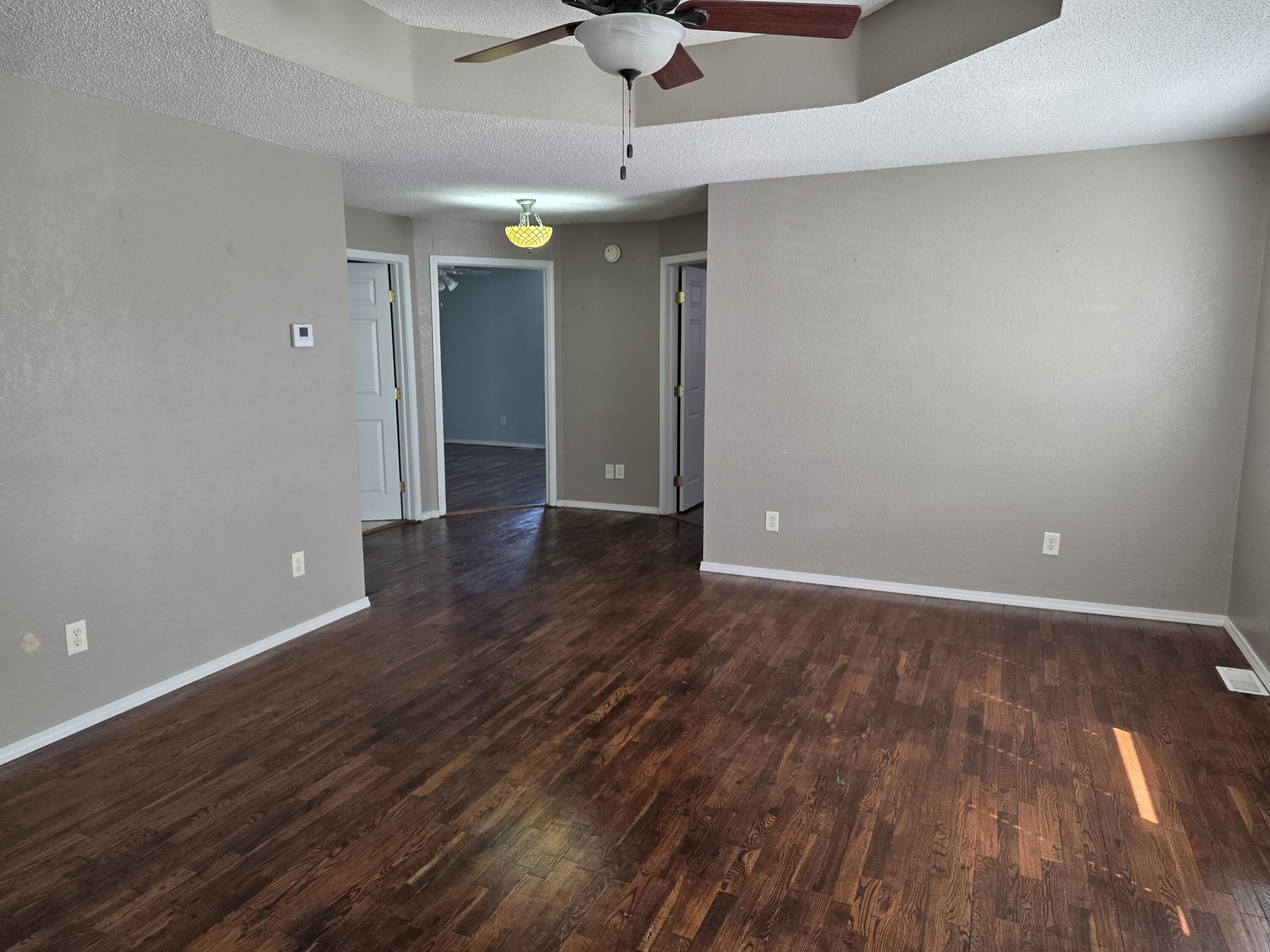 201 South Everett Street Property Photo 8