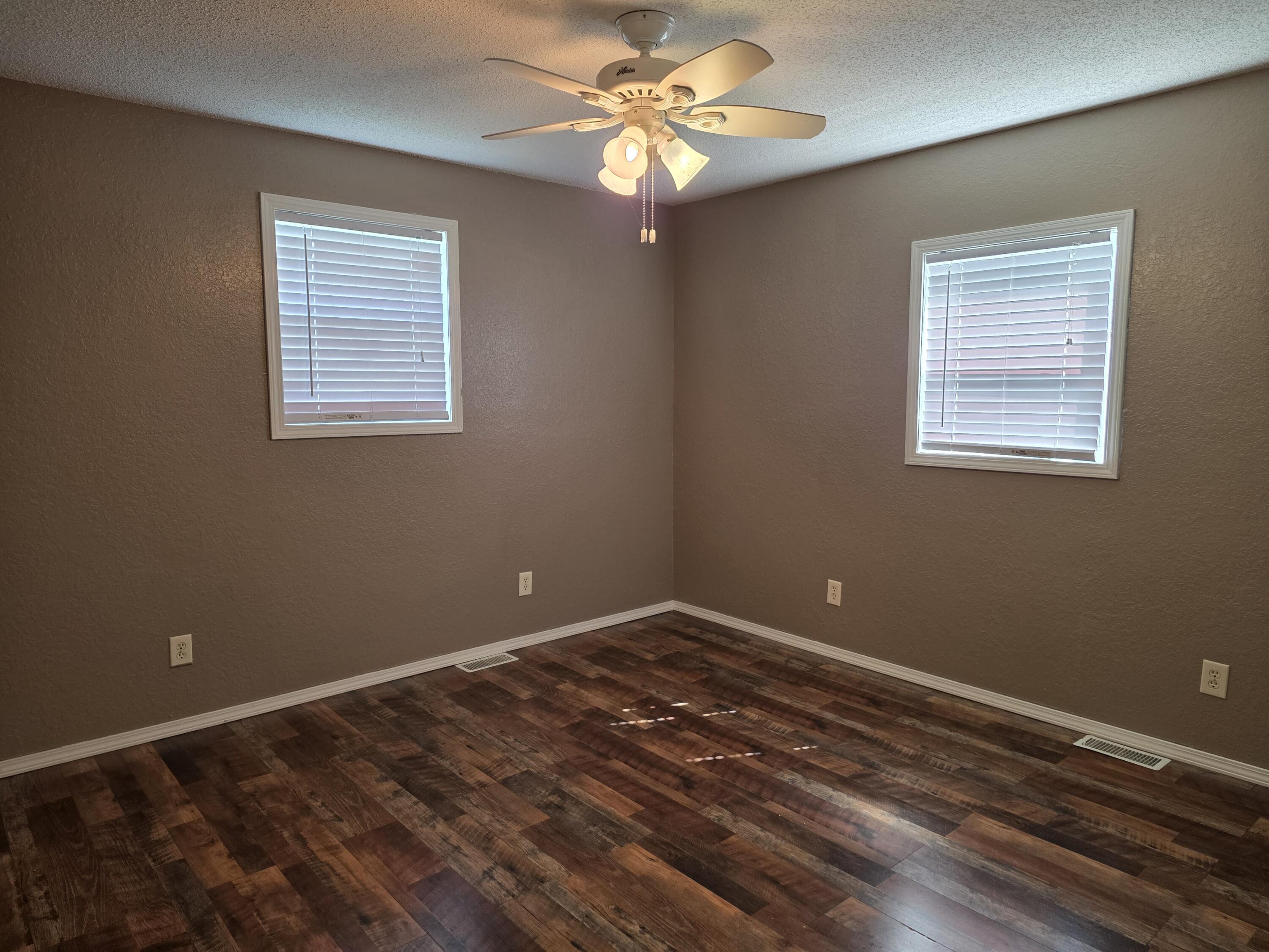 201 South Everett Street Property Photo 25