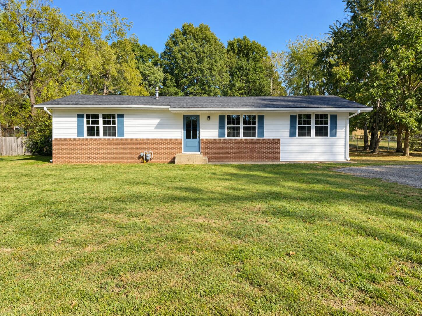 1936 Lynn Drive Property Photo 1
