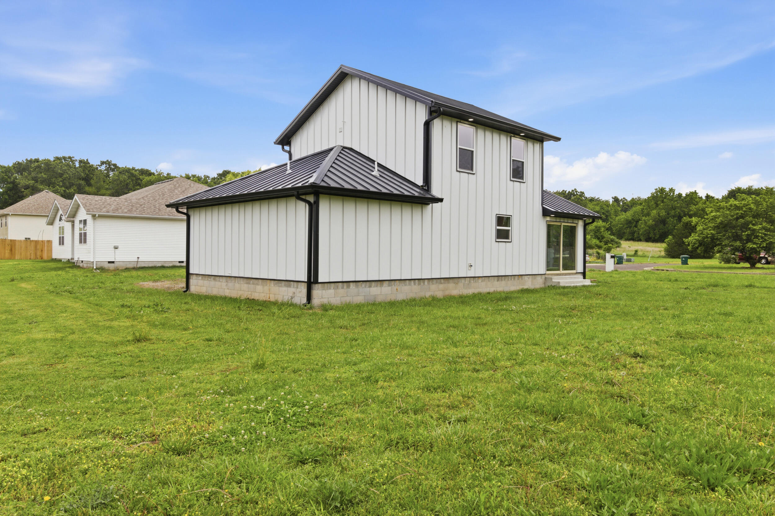 206 Travis Street Property Photo 6