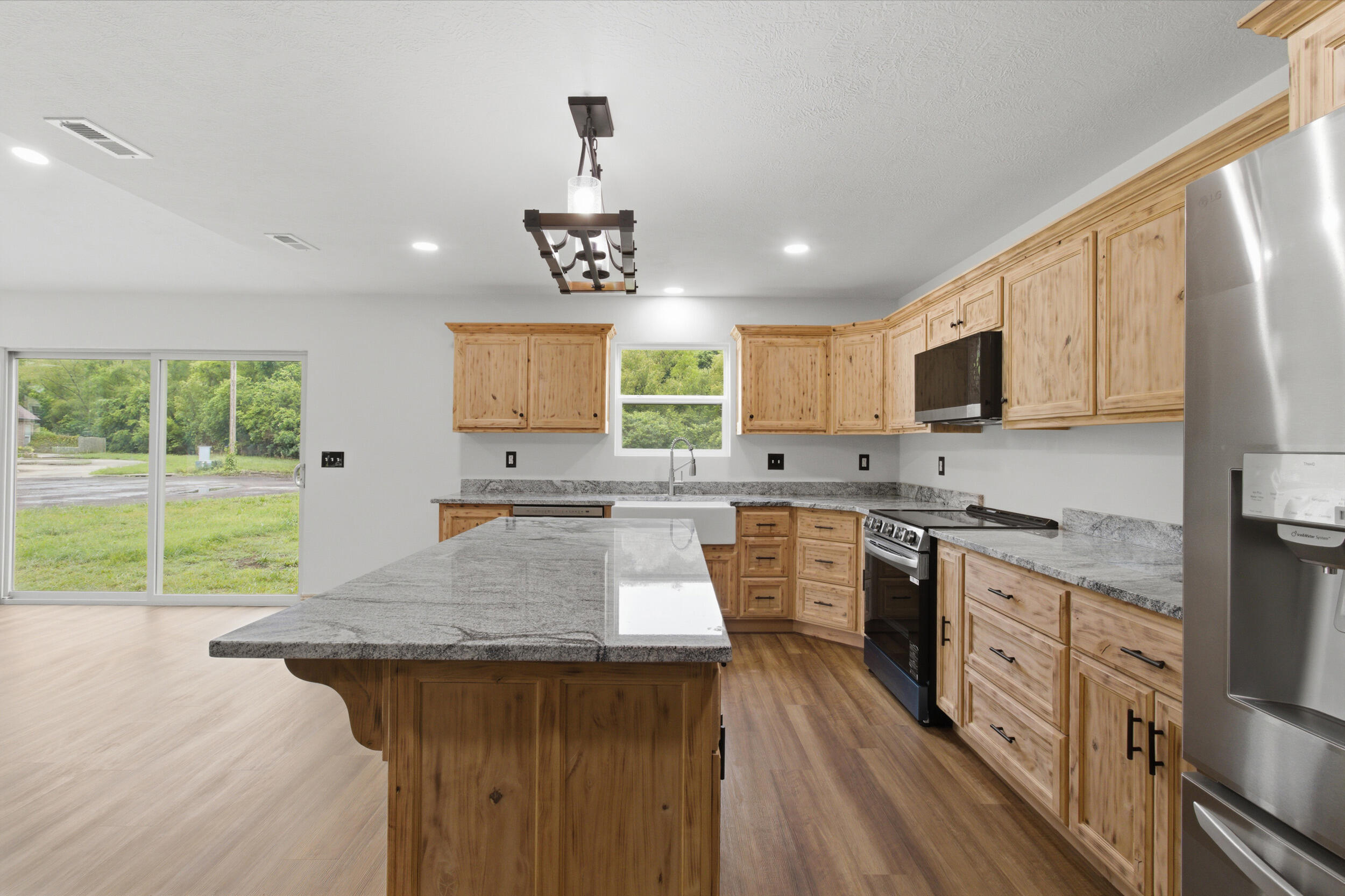 206 Travis Street Property Photo 15