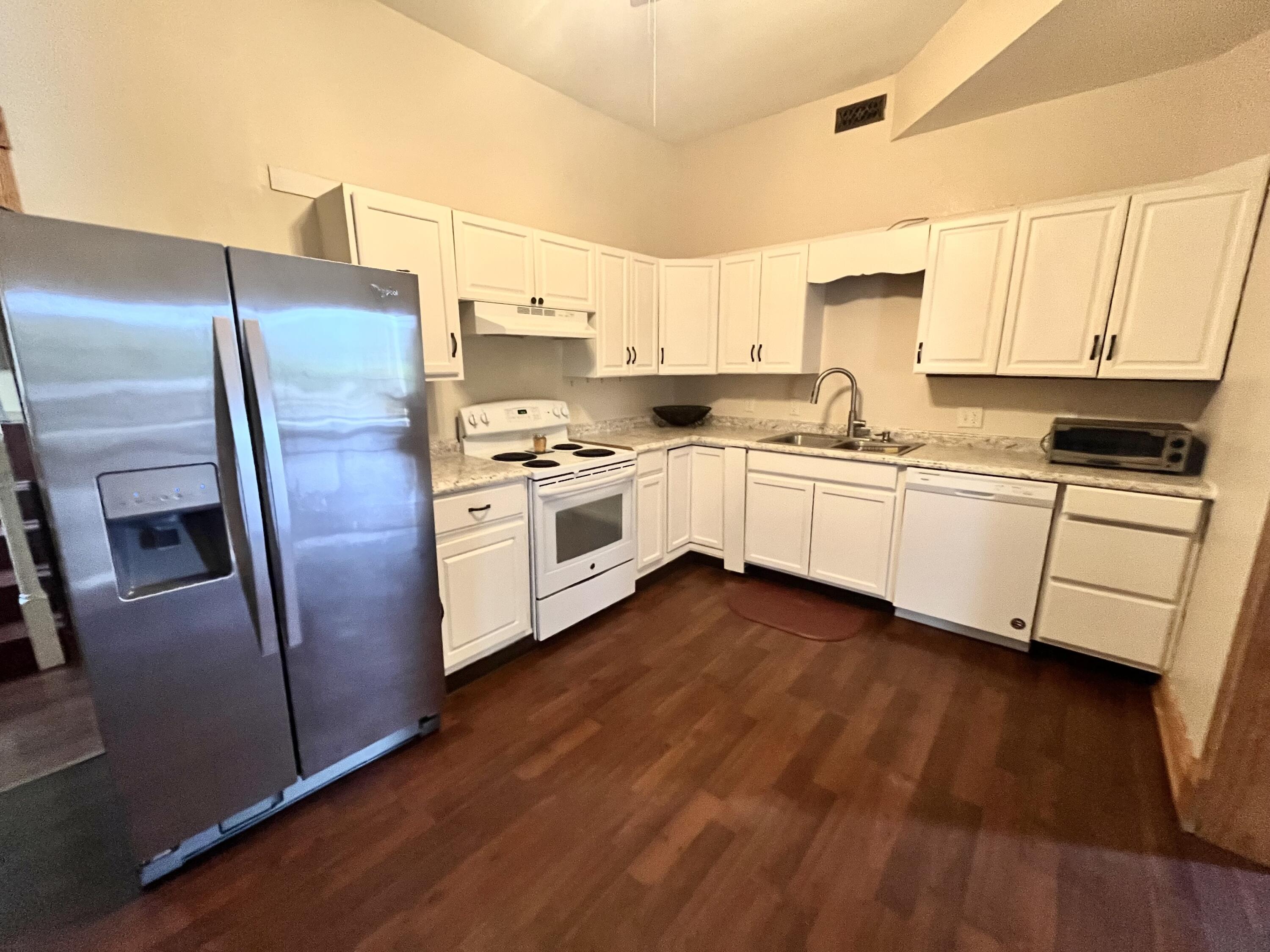 199 School Street Property Photo 6