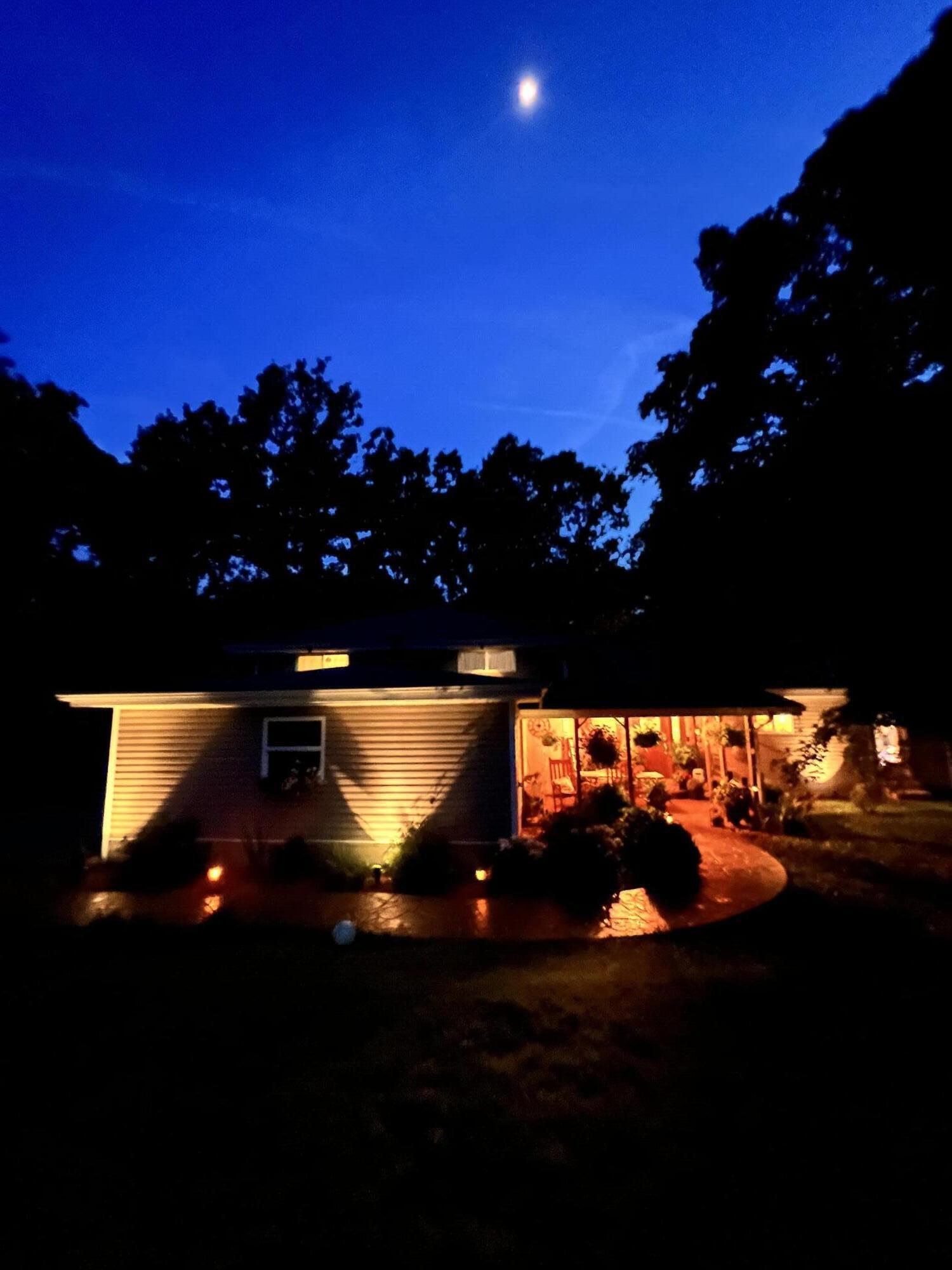 19082 Norway Road Property Photo 4
