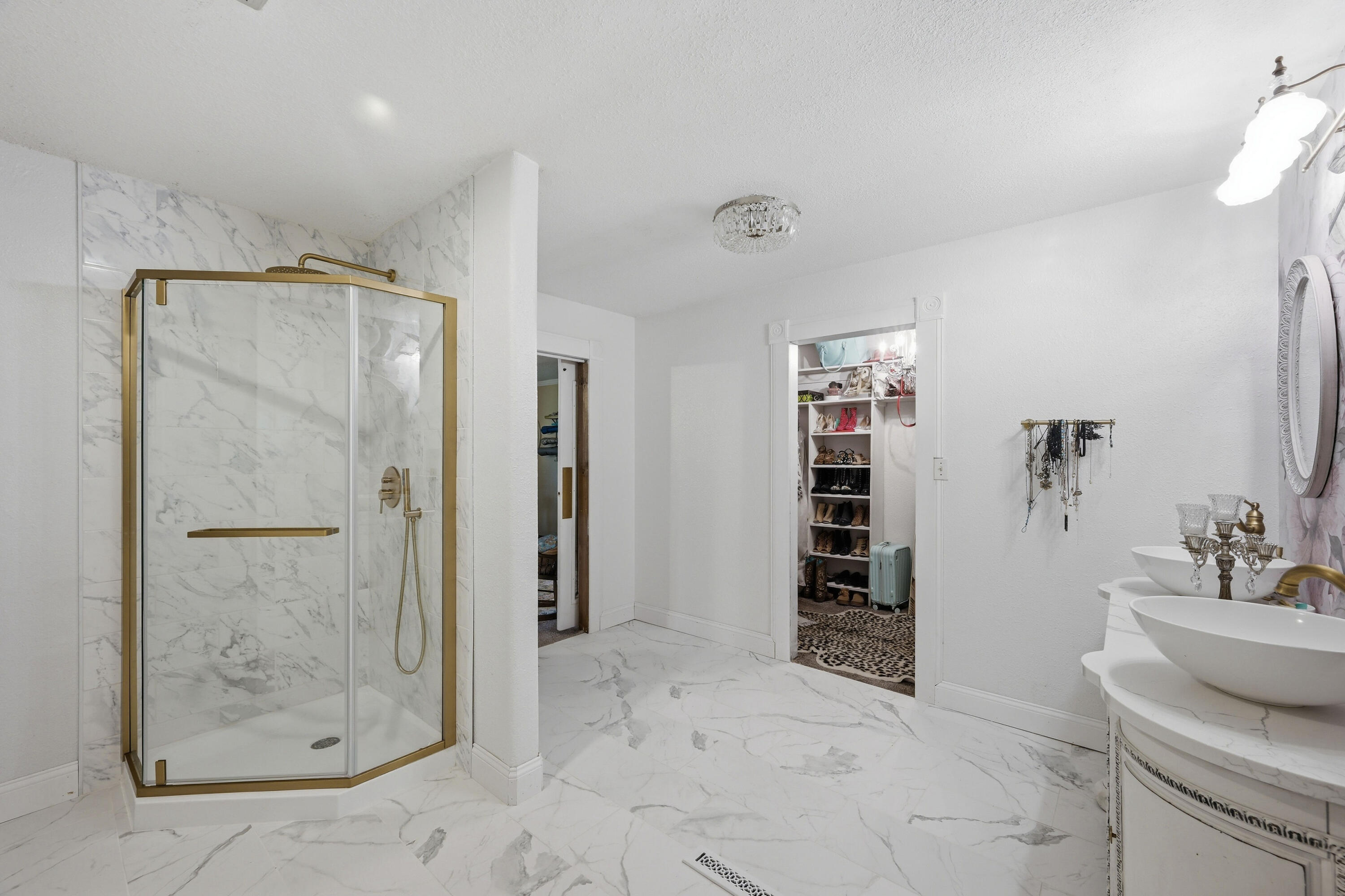 19082 Norway Road Property Photo 24