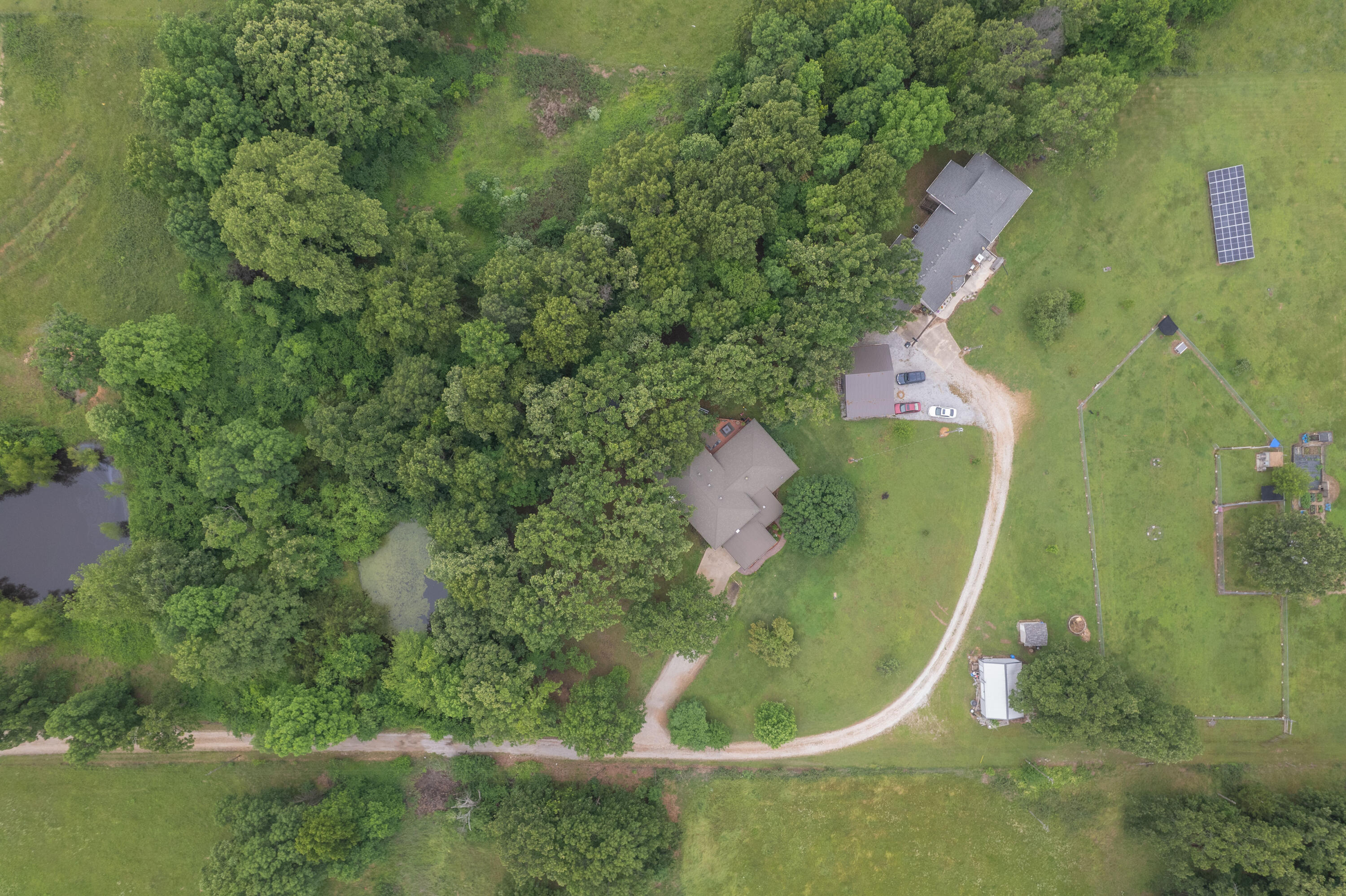 19082 Norway Road Property Photo 43