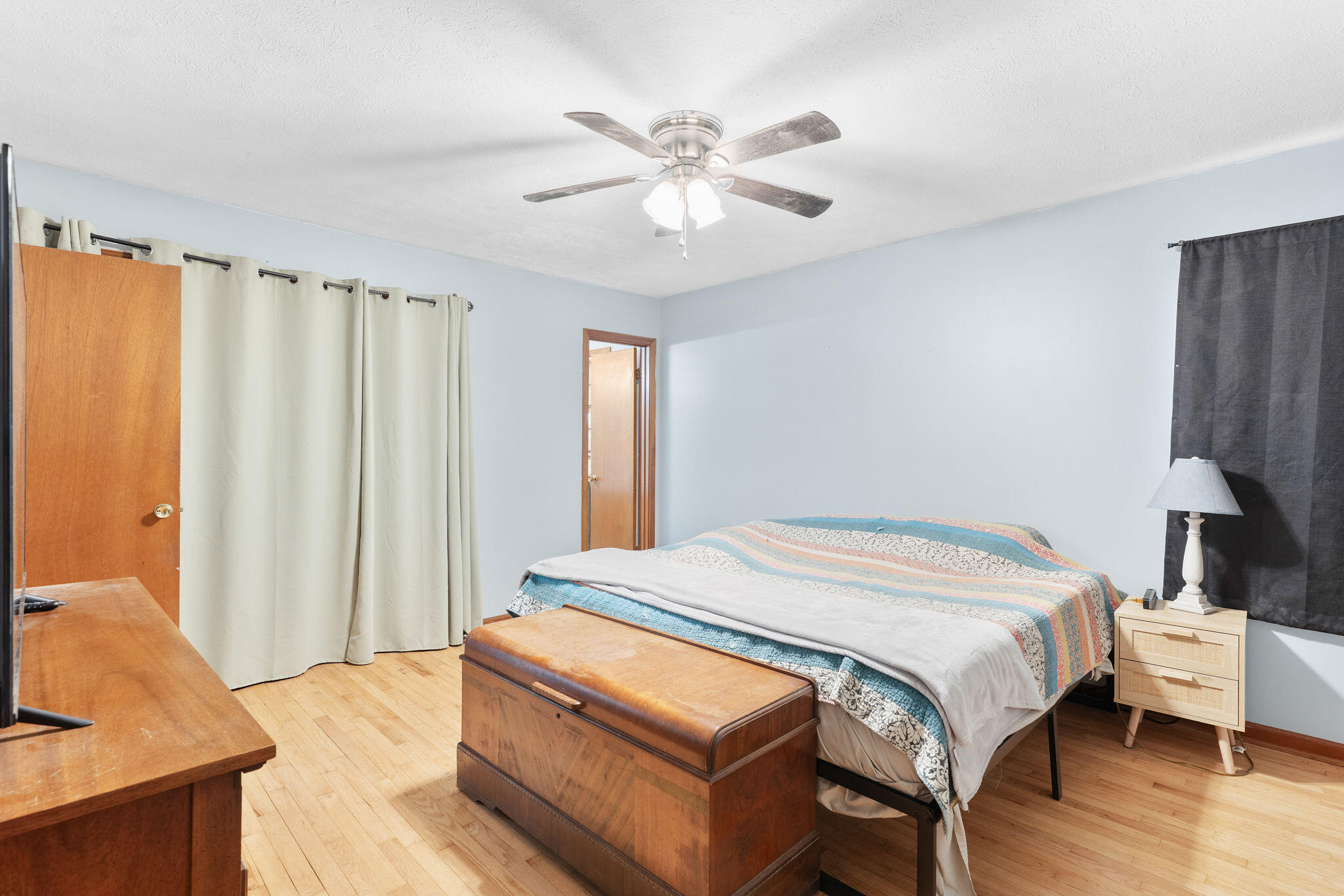 730 West Sylvania Street Property Photo 15