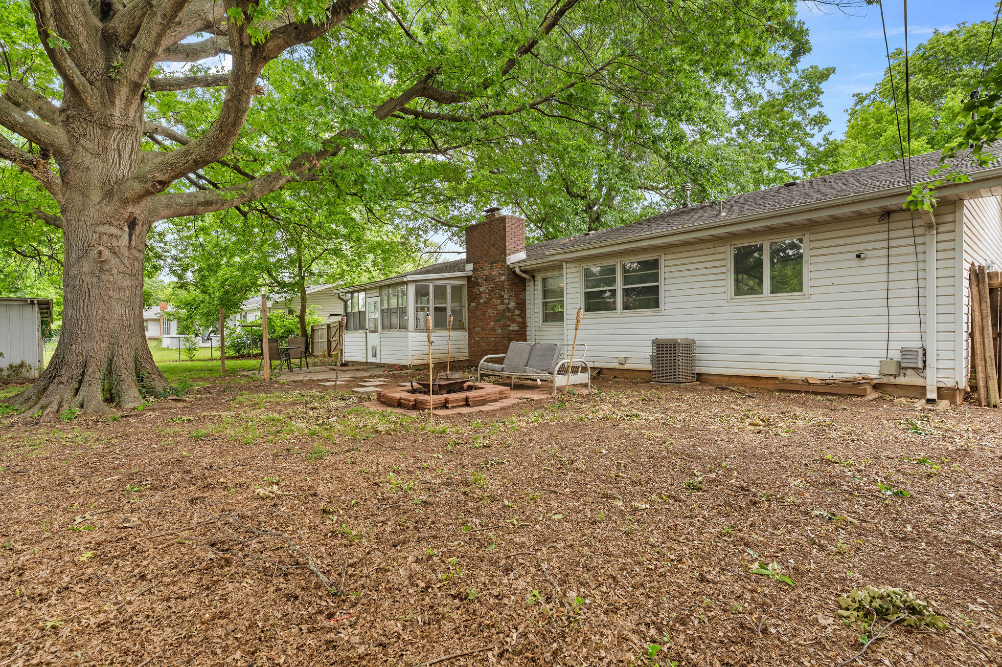 730 West Sylvania Street Property Photo 23