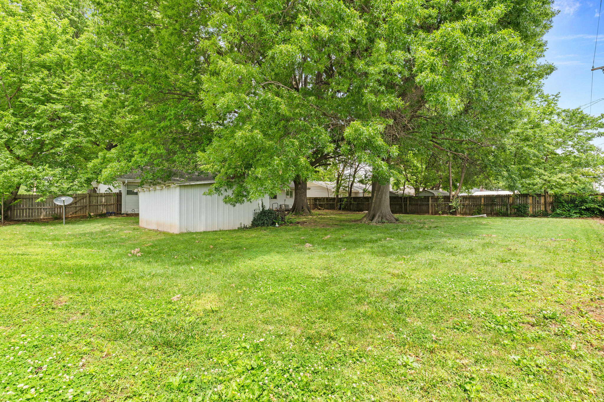 730 West Sylvania Street Property Photo 26