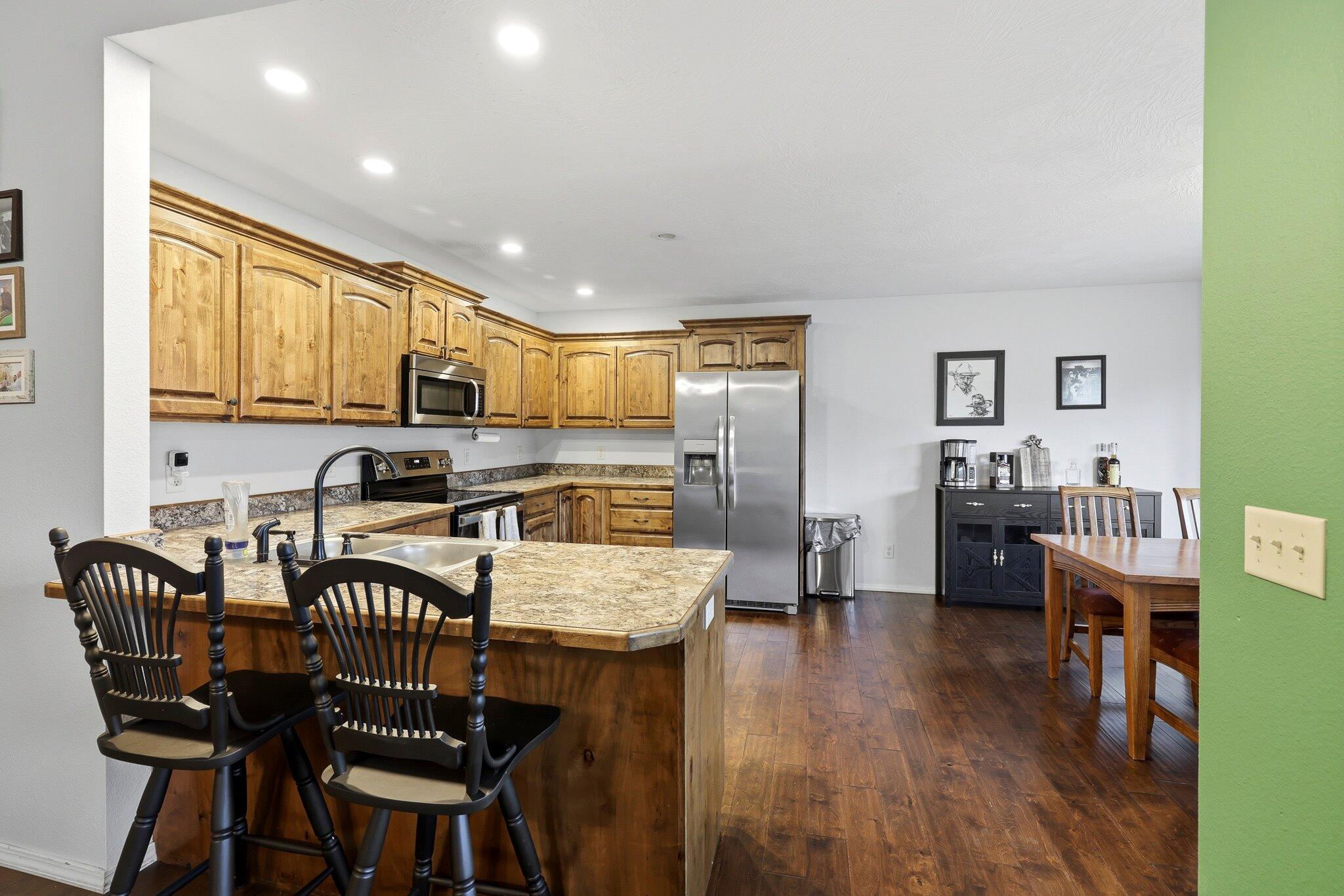 276 East Garnet Drive Property Photo 9
