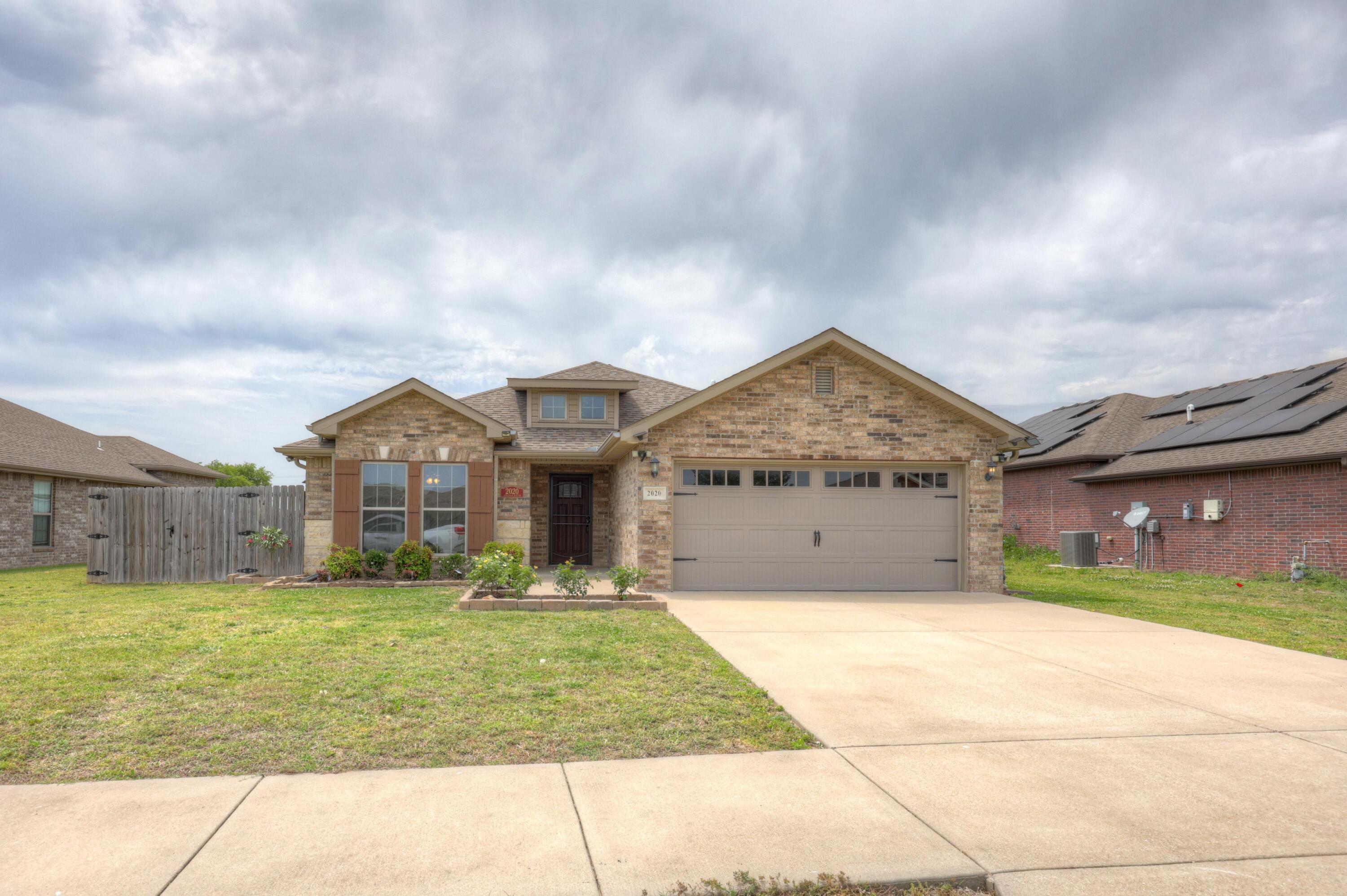 2020 South Jonathan Hunter Street Property Photo 2