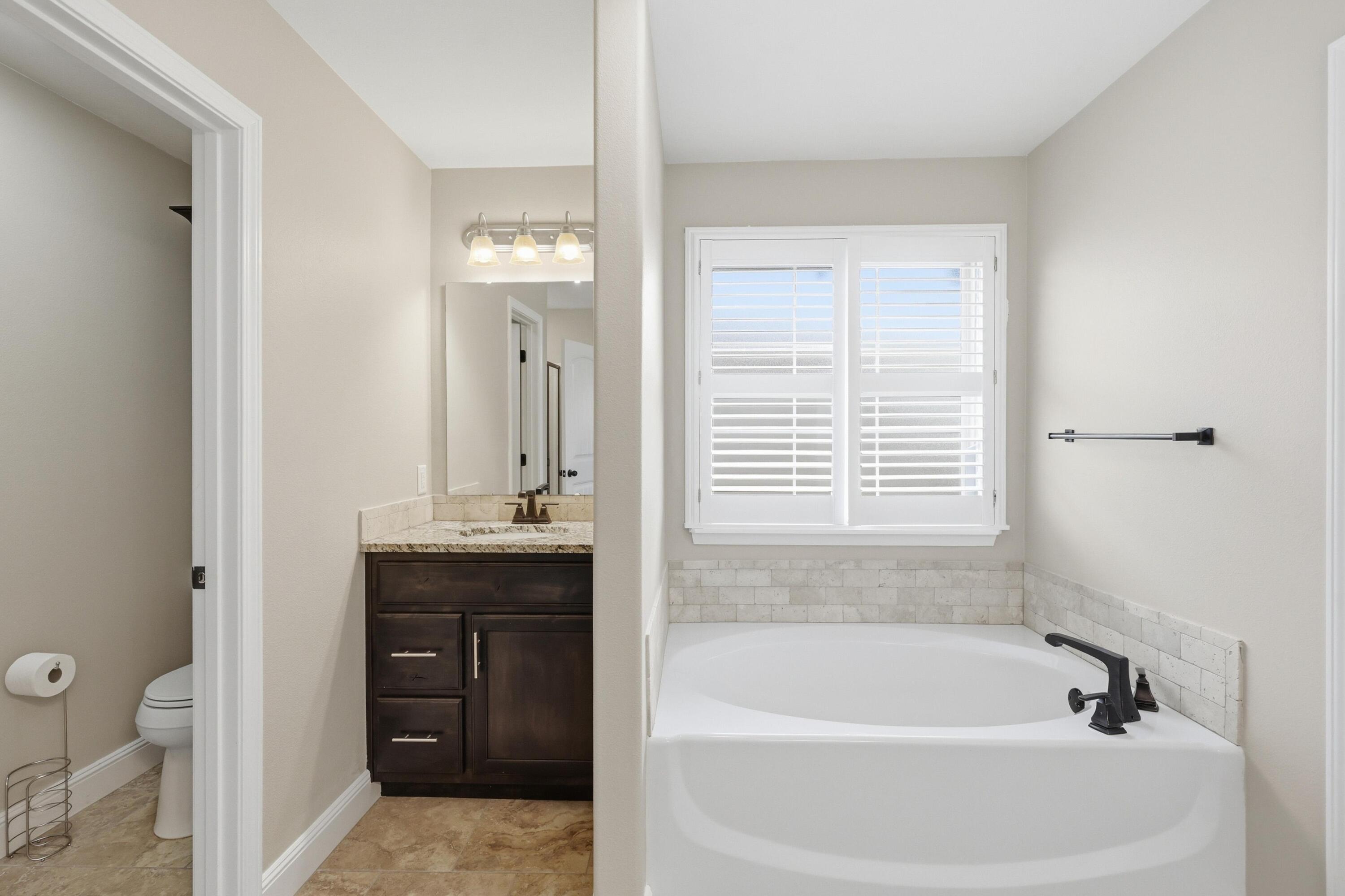 2020 South Jonathan Hunter Street Property Photo 25