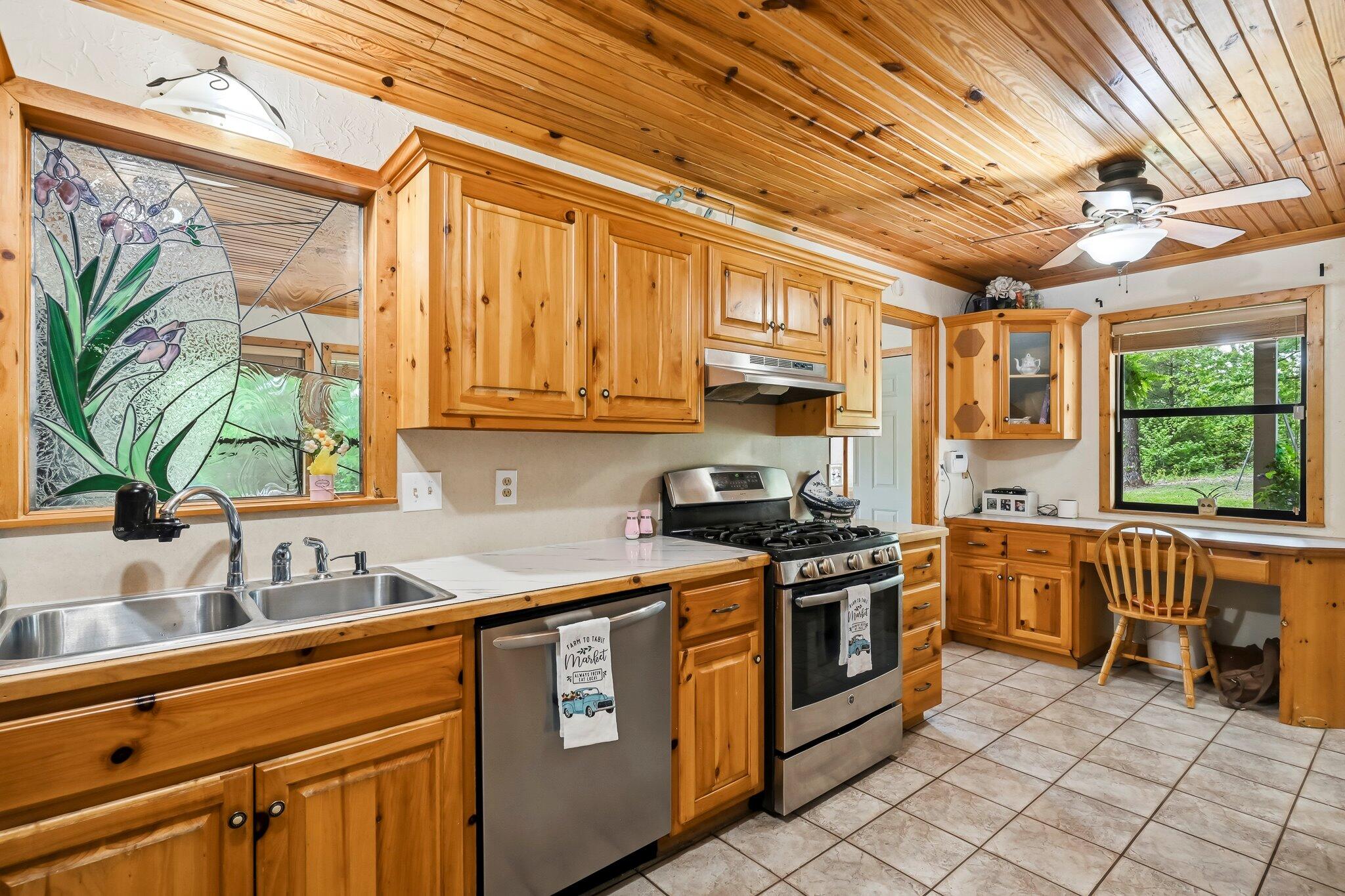 8490 West State Highway 248 Property Photo 20